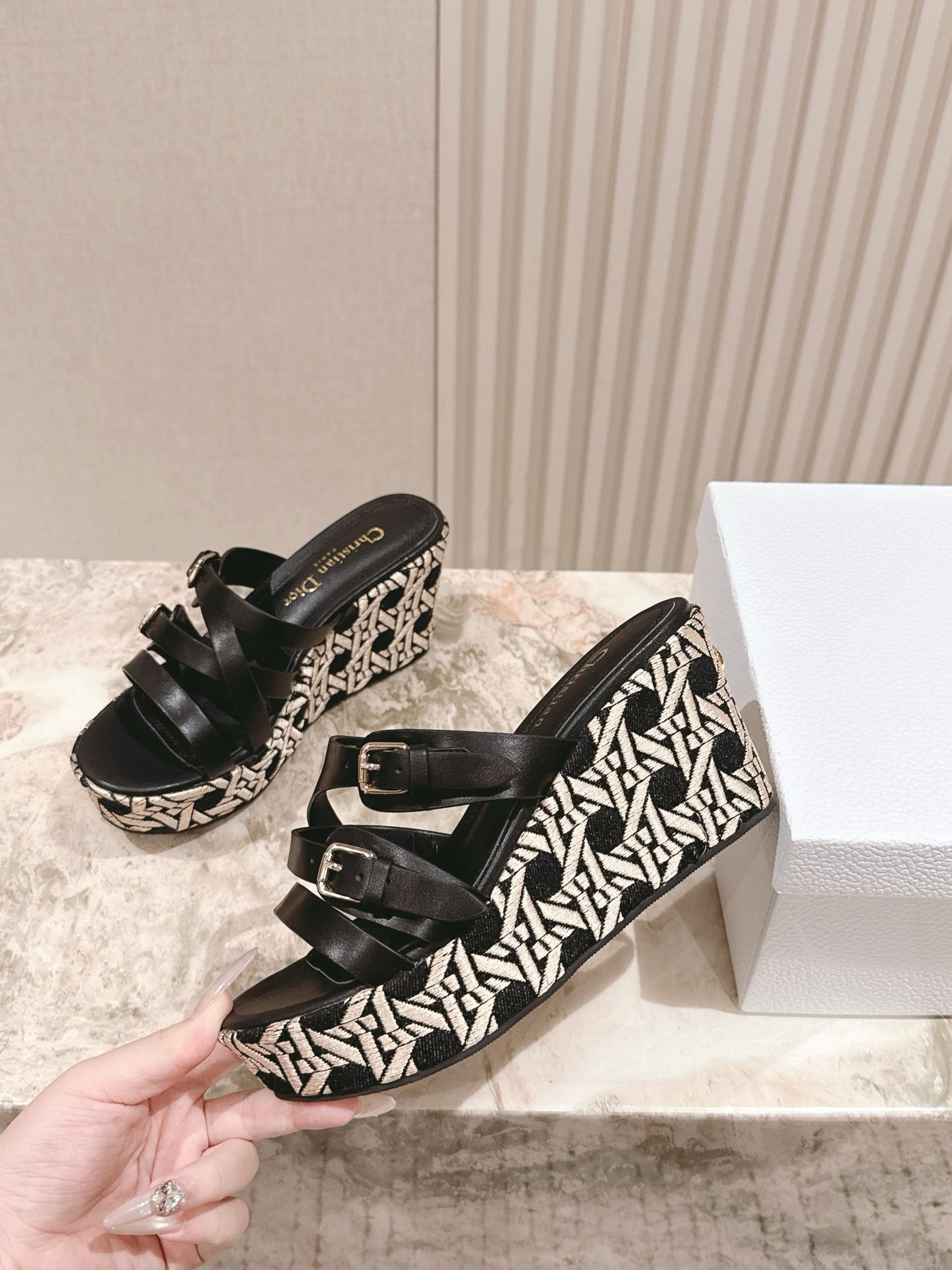 CD L'Amazone Wedge Slide 85mm Black Calfskin and Raffia 483084