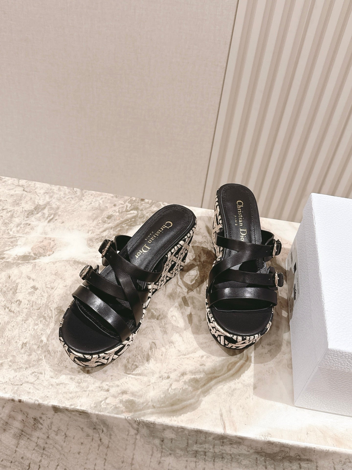 CD L'Amazone Wedge Slide 85mm Black Calfskin and Raffia 483084