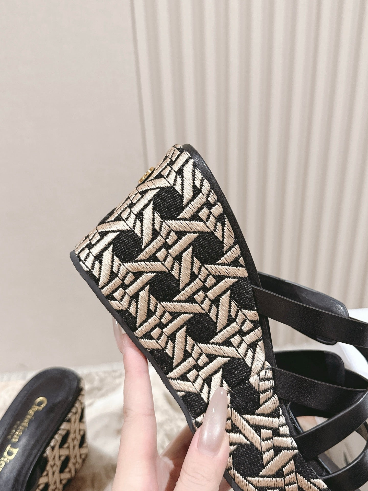 CD L'Amazone Wedge Slide 85mm Black Calfskin and Raffia 483084