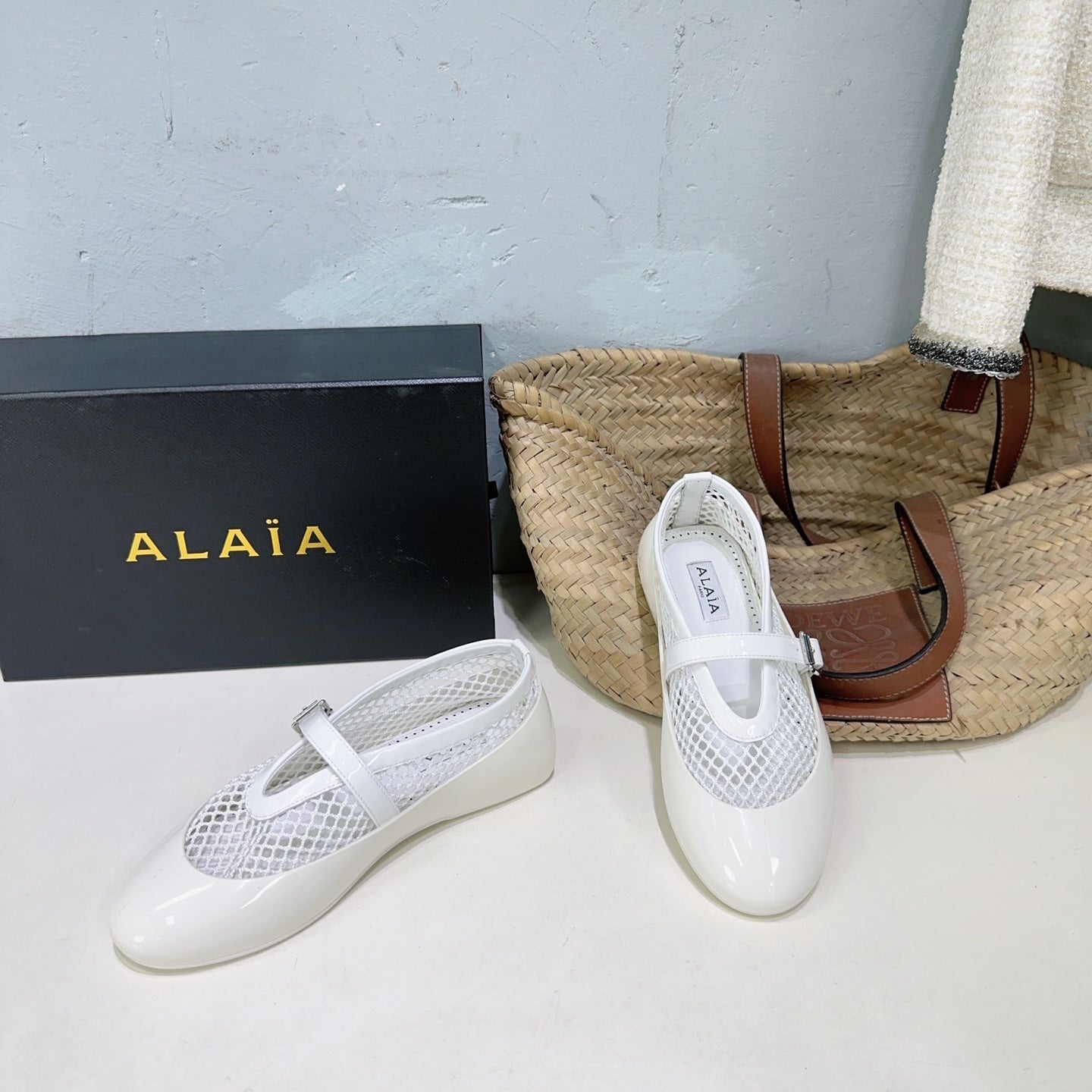 Alaia Ballet Flats White Mesh Patent Leather 674314