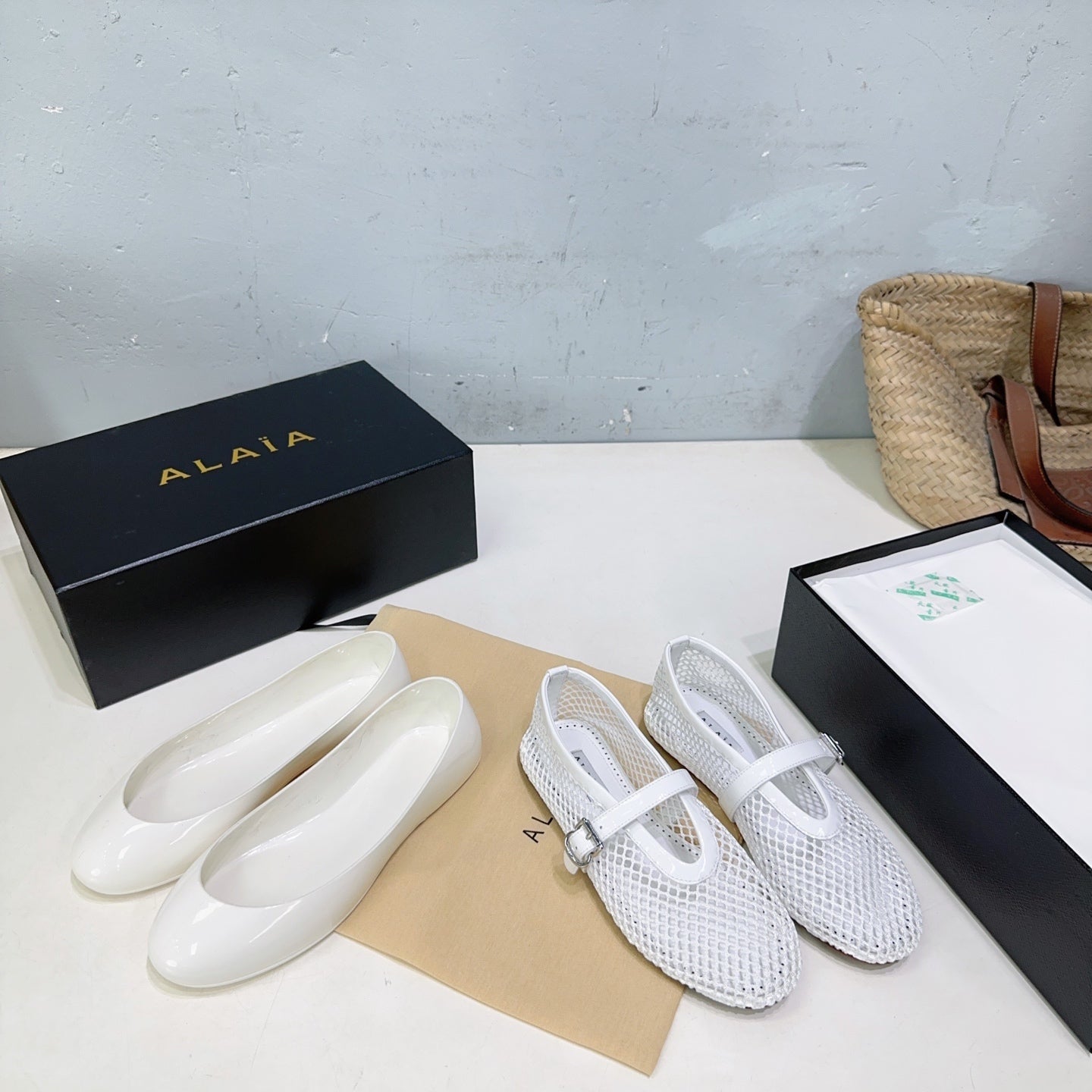 Alaia Ballet Flats White Mesh Patent Leather 674314
