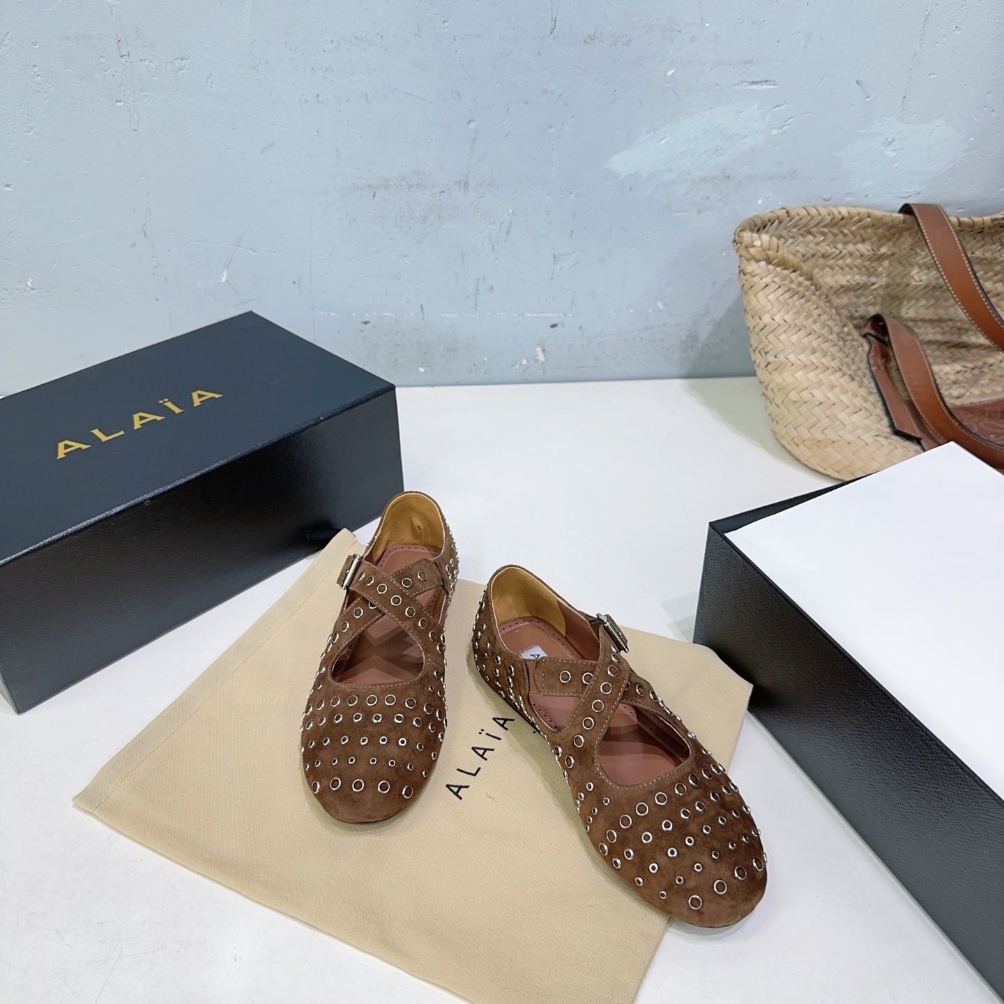 Alaia Criss Cross Ballet Flats With Eyelets Brown Suede 674309