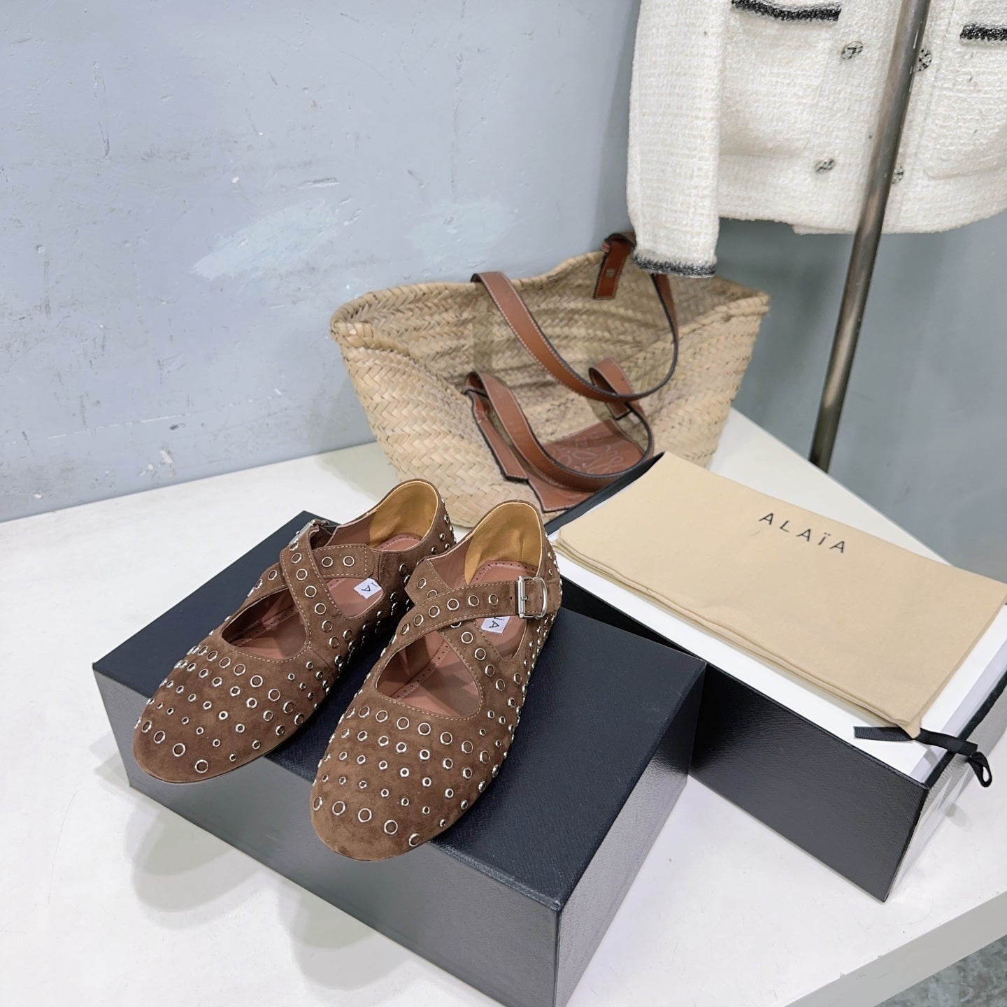Alaia Criss Cross Ballet Flats With Eyelets Brown Suede 674309