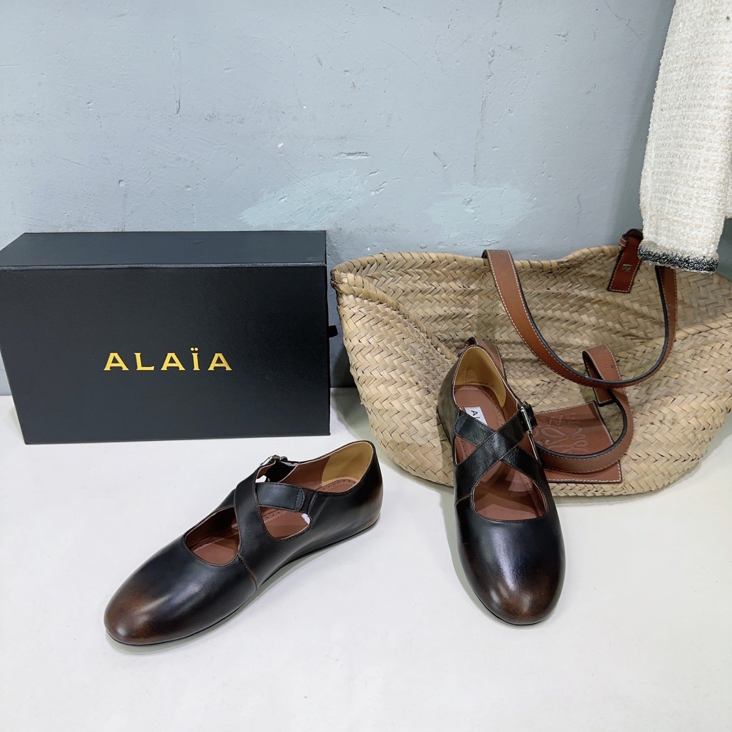 Alaia Criss Cross Ballet Flats Black Brown Cowhide 674315