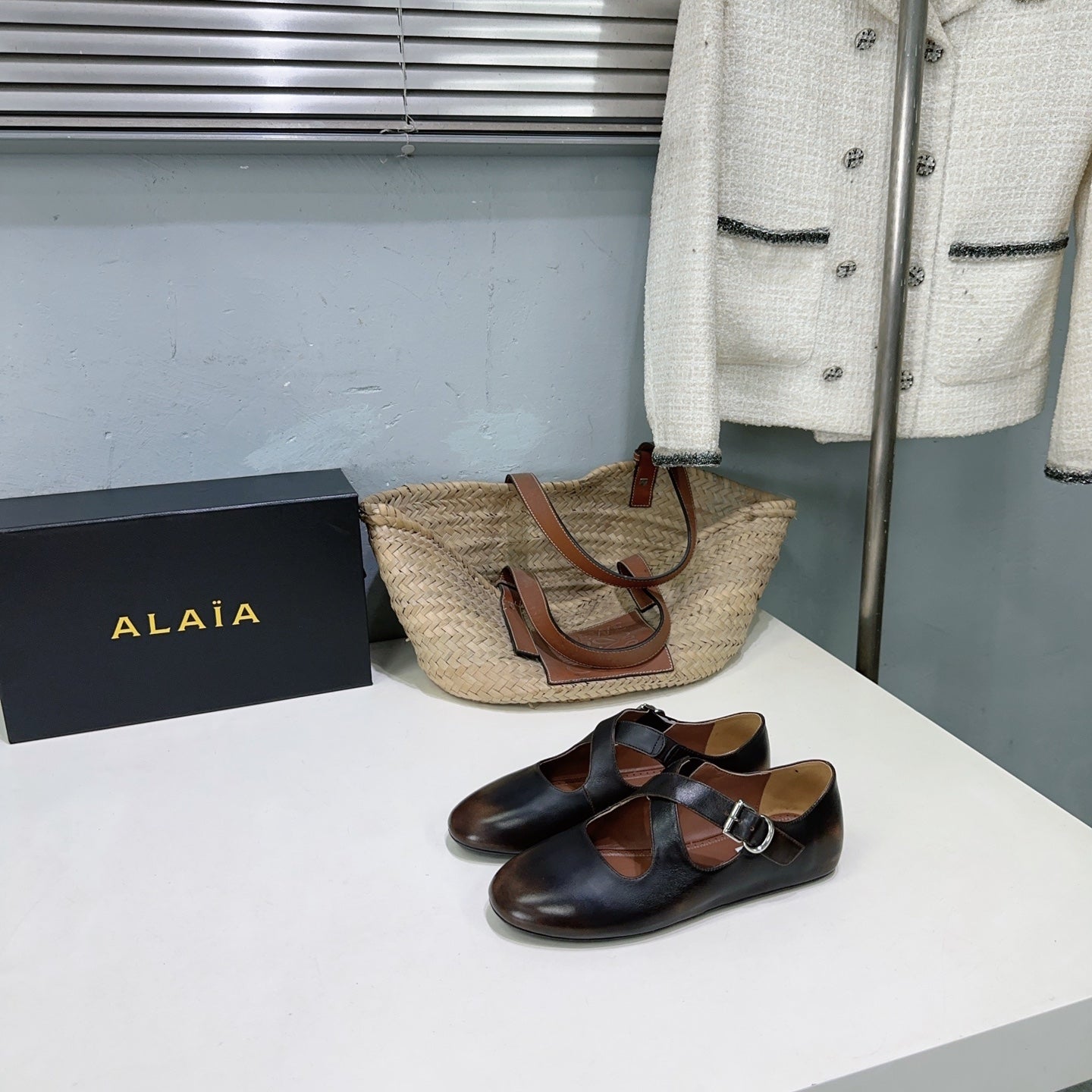 Alaia Criss Cross Ballet Flats Black Brown Cowhide 674315