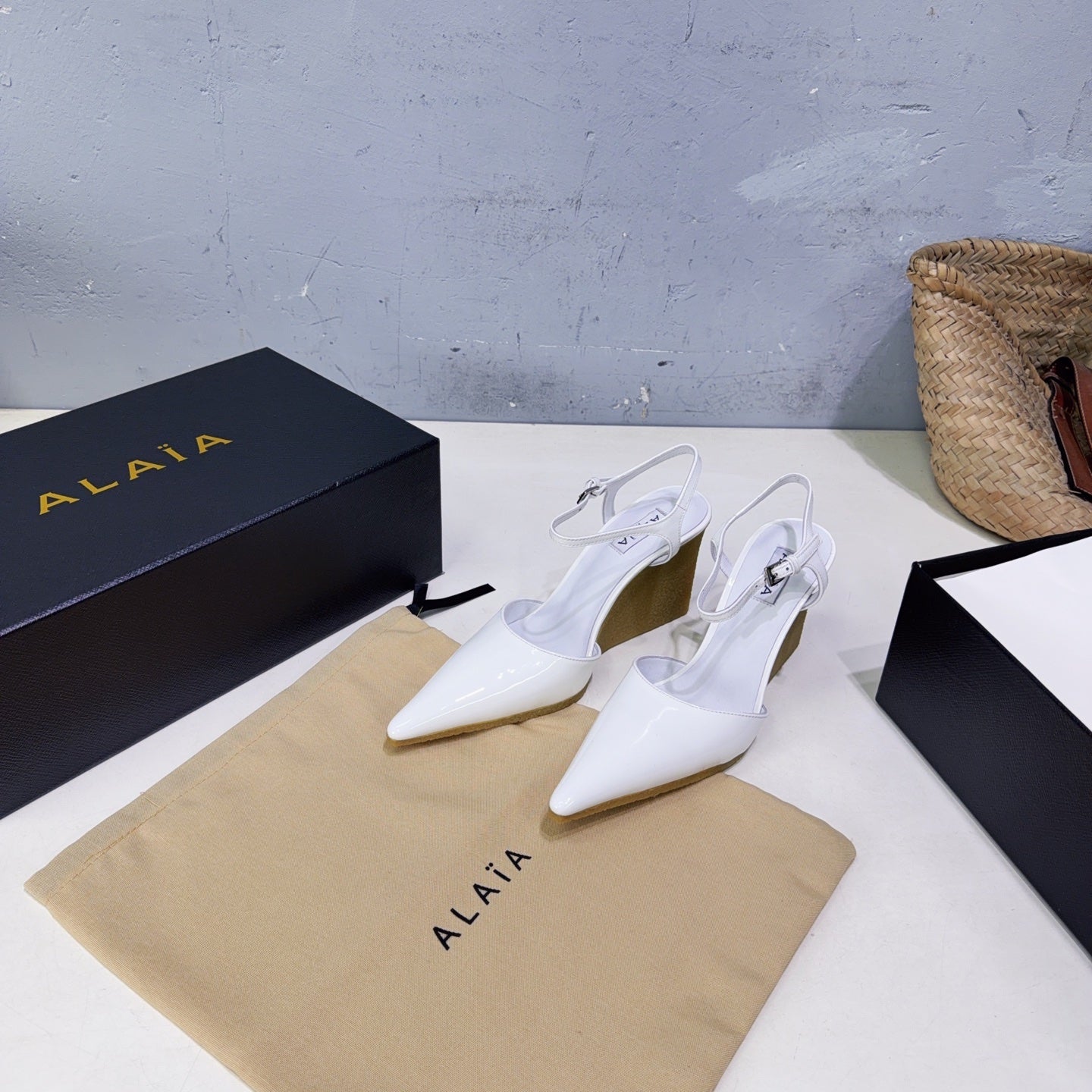Alaia Wedge Pumps 10cm White Sheepskin 674289