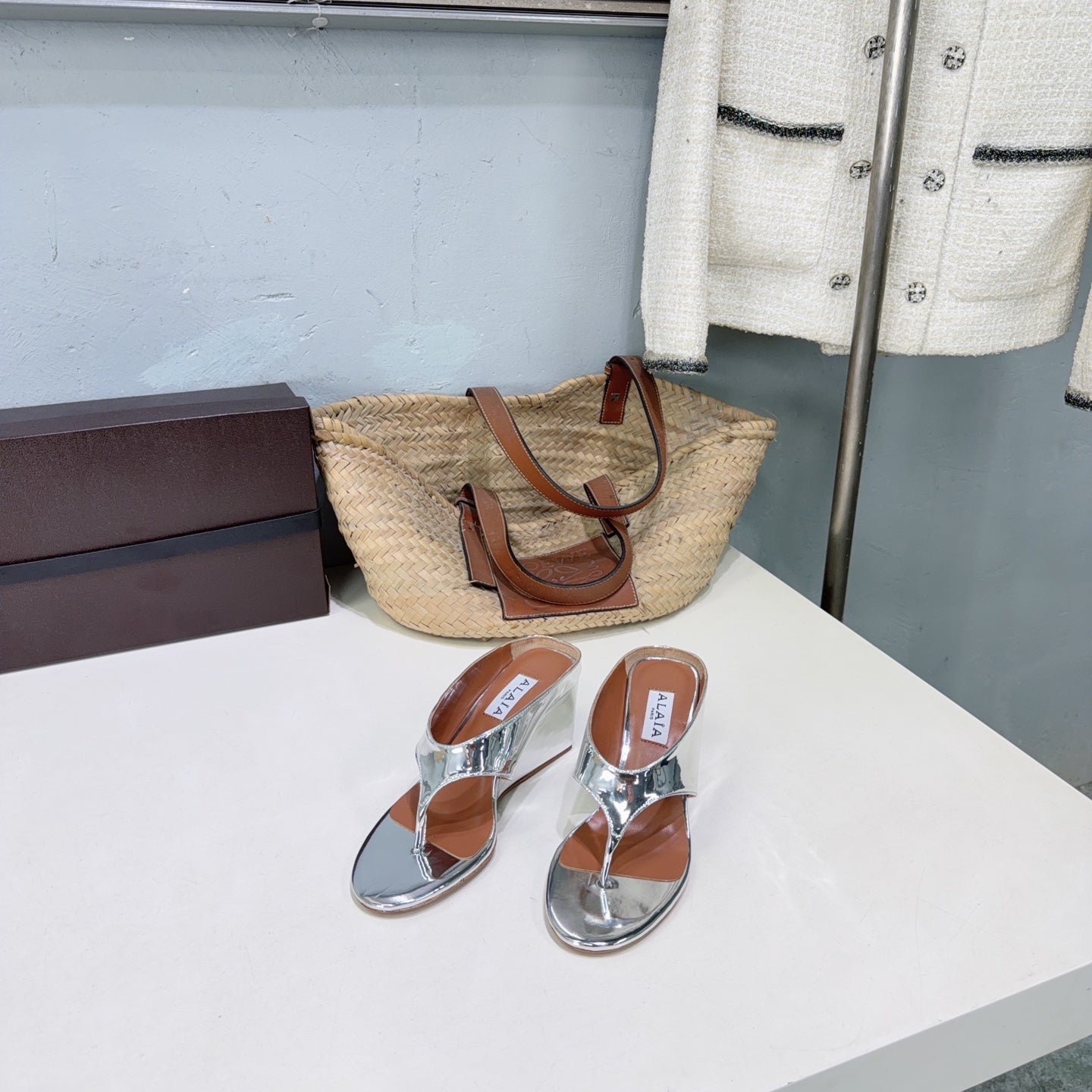 Alaia Cube Toe Strap Sandal Sliver Patent Leather 674319