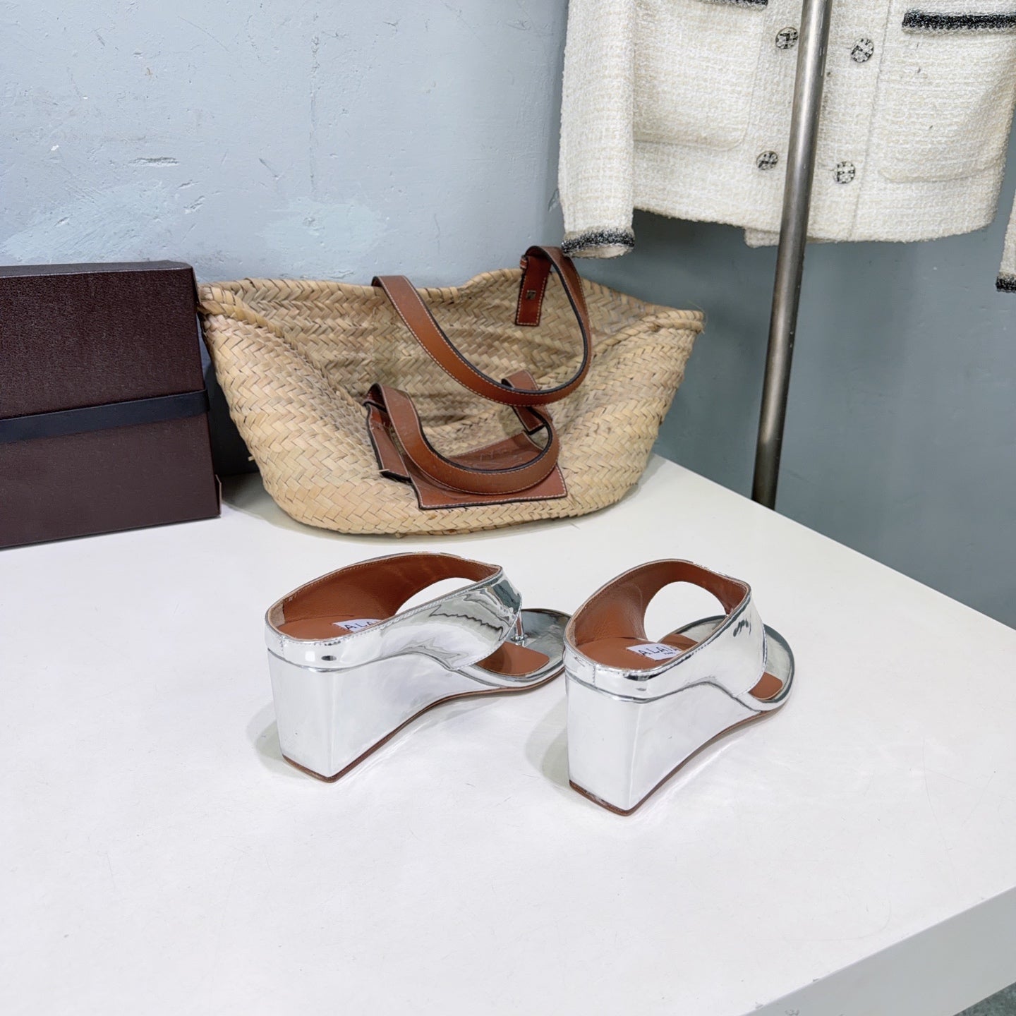Alaia Cube Toe Strap Sandal Sliver Patent Leather 674319