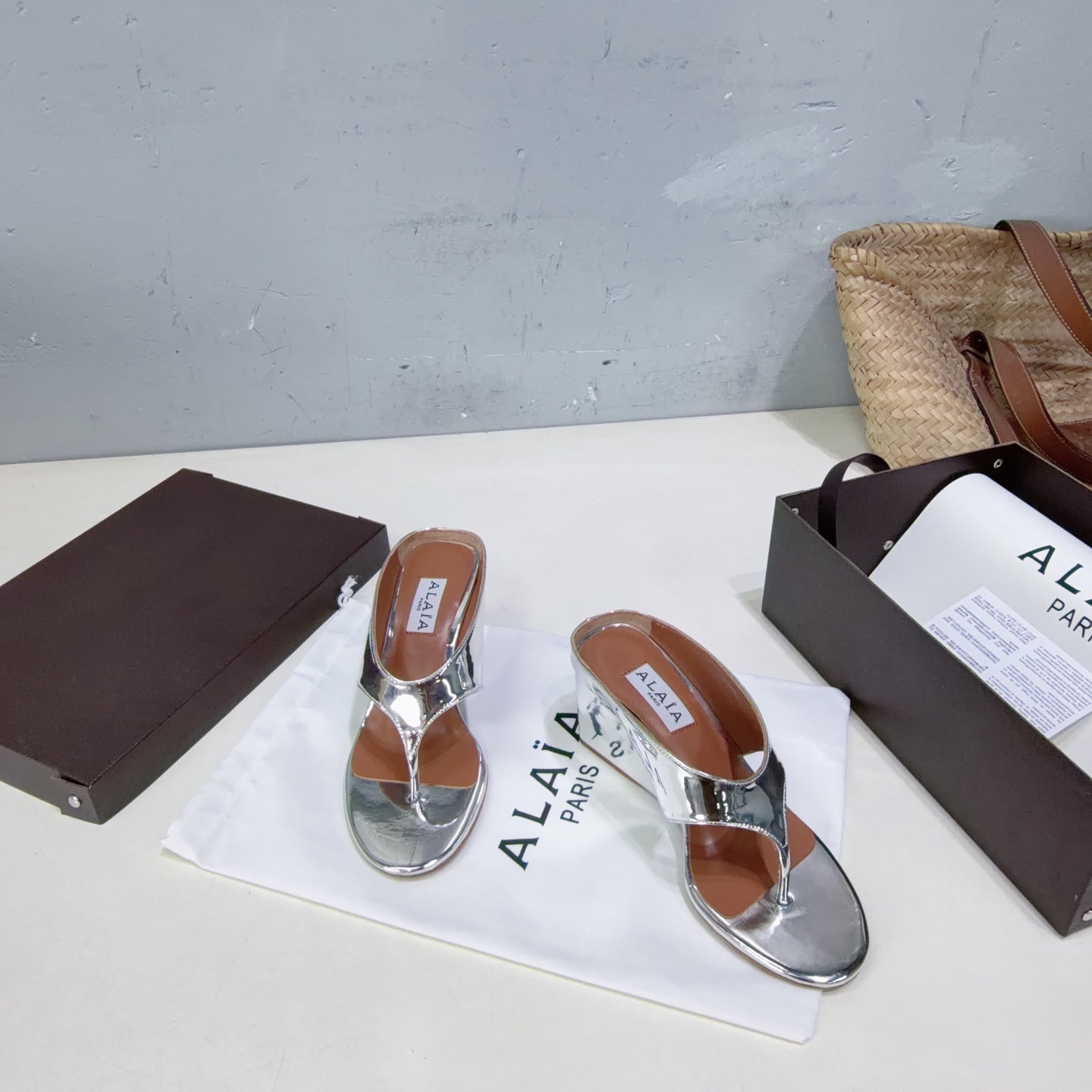 Alaia Cube Toe Strap Sandal Sliver Patent Leather 674319