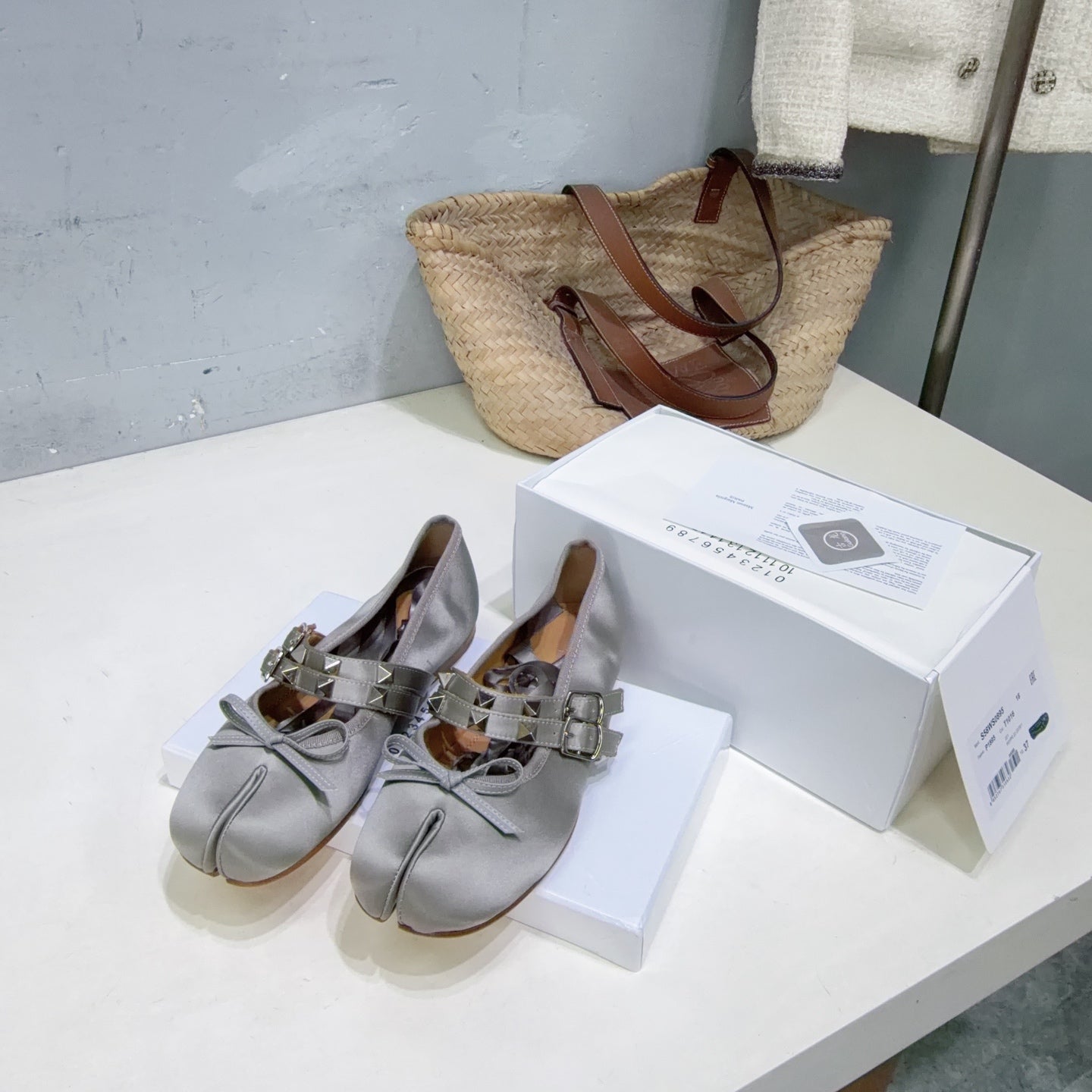 MM6 Strappy Split-Toe Ballerina Grey Satin 893691