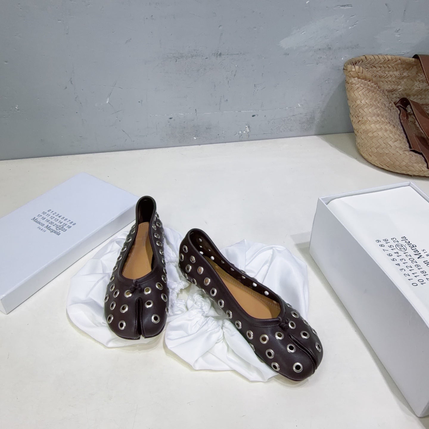 MM6 Bellissima Ballerina Eyelet Details Coffee Cowhide 893693