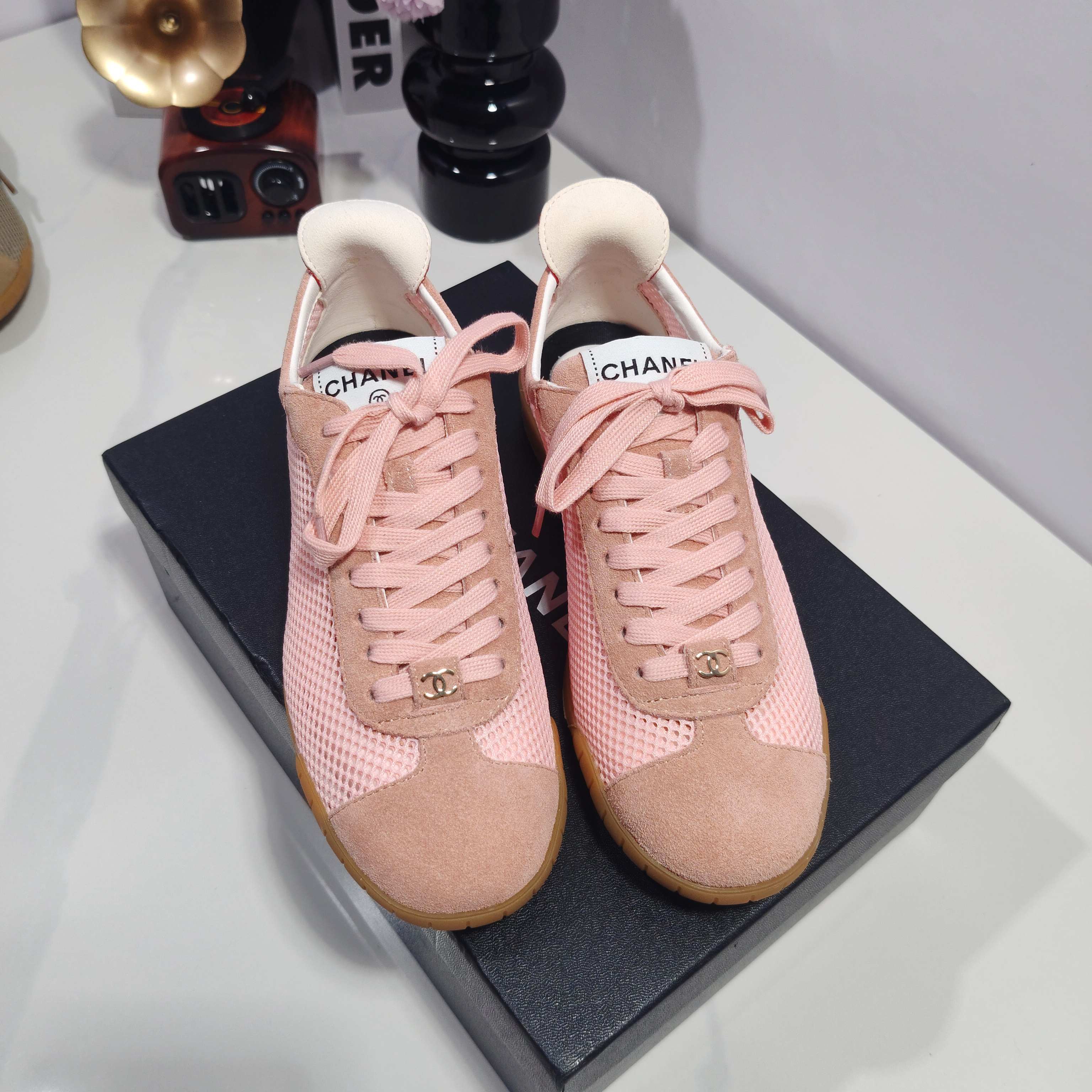 CC 26s Sneakers Light Pink Suede Mesh 953773