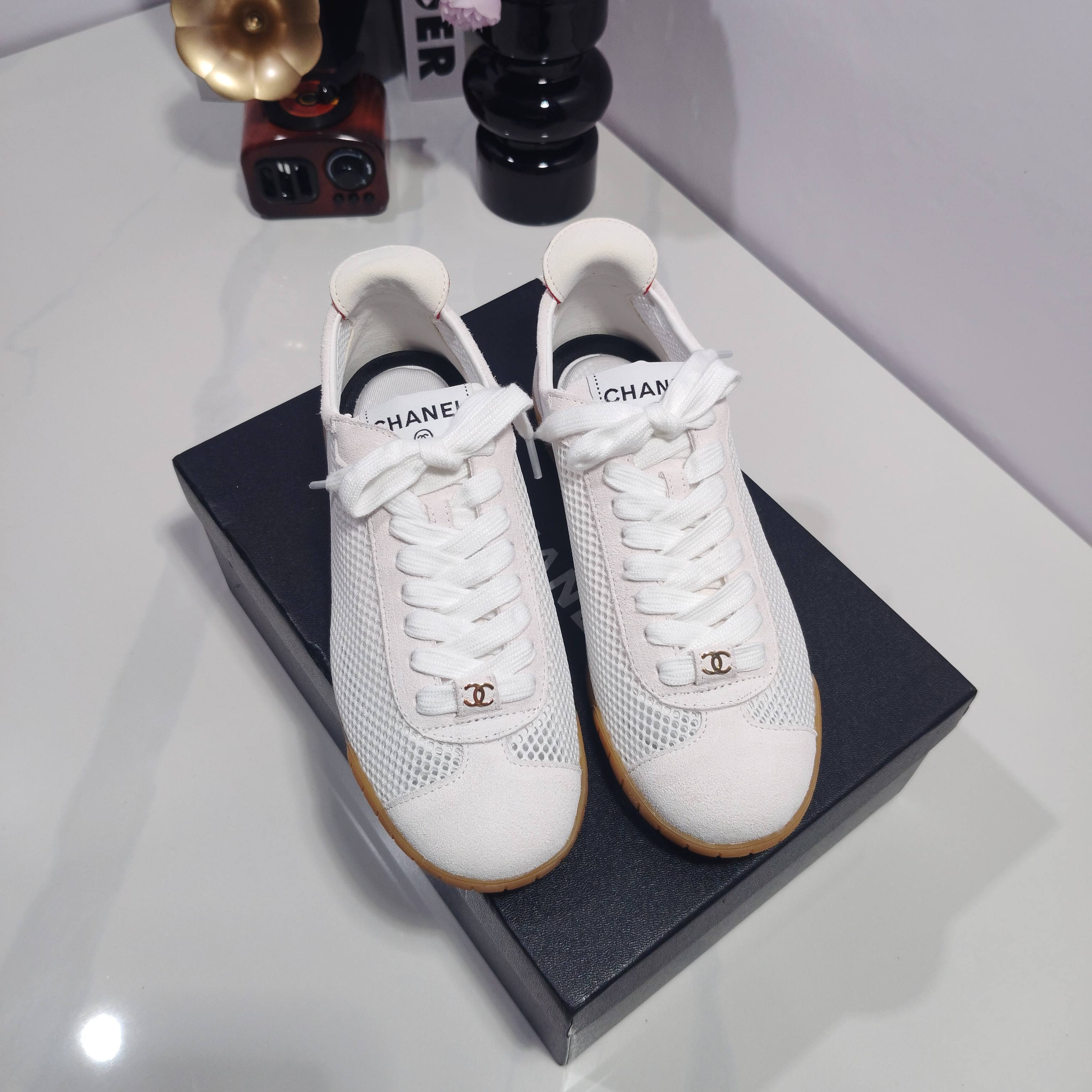 CC 26s Sneakers White Suede Mesh 953774