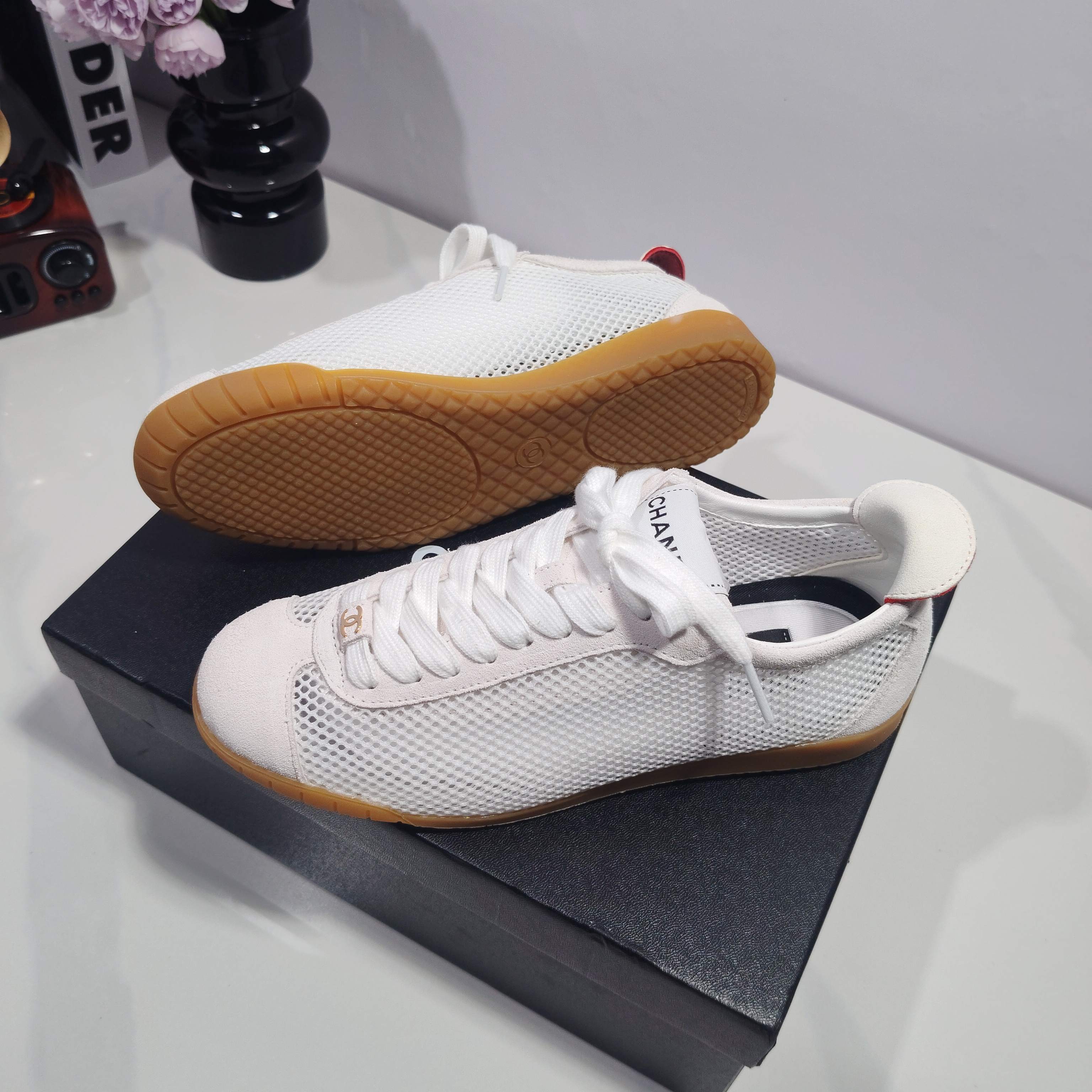 CC 26s Sneakers White Suede Mesh 953774