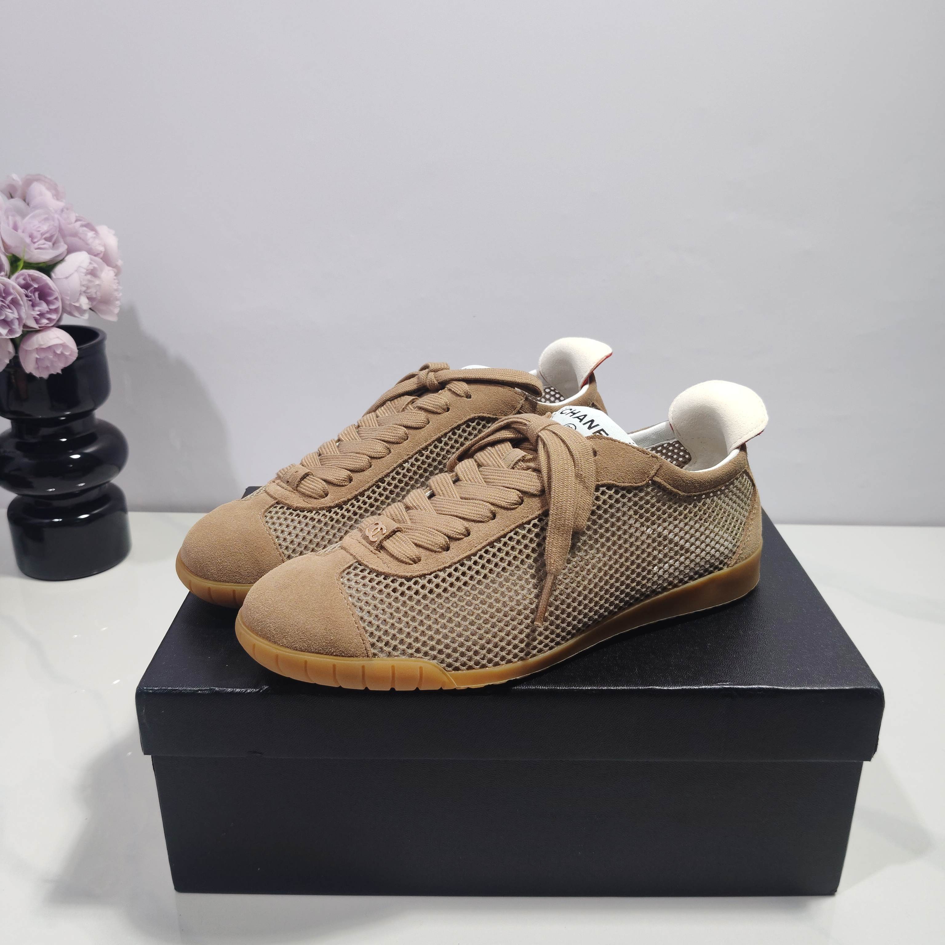 CC 26s Sneakers Beige Suede Mesh 953775