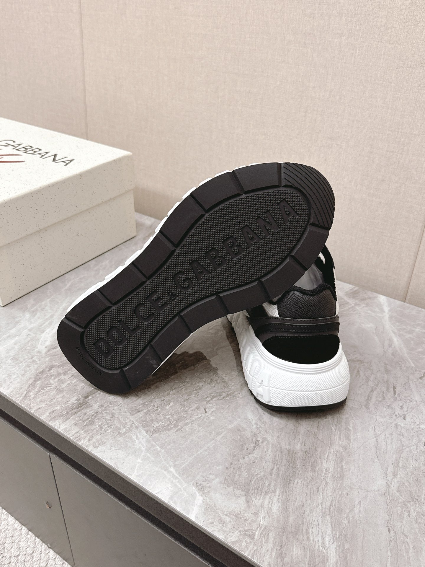 DC Chunky Sneakers White Black Cowhide & Mesh Lining 339126