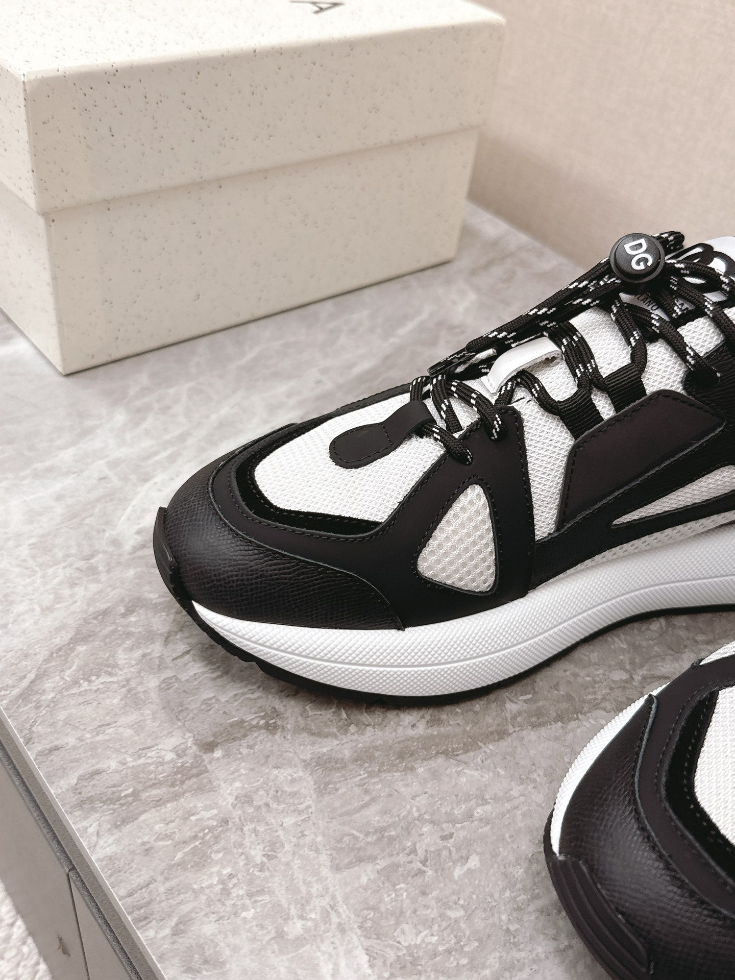 DC Chunky Sneakers White Black Cowhide & Mesh Lining 339126
