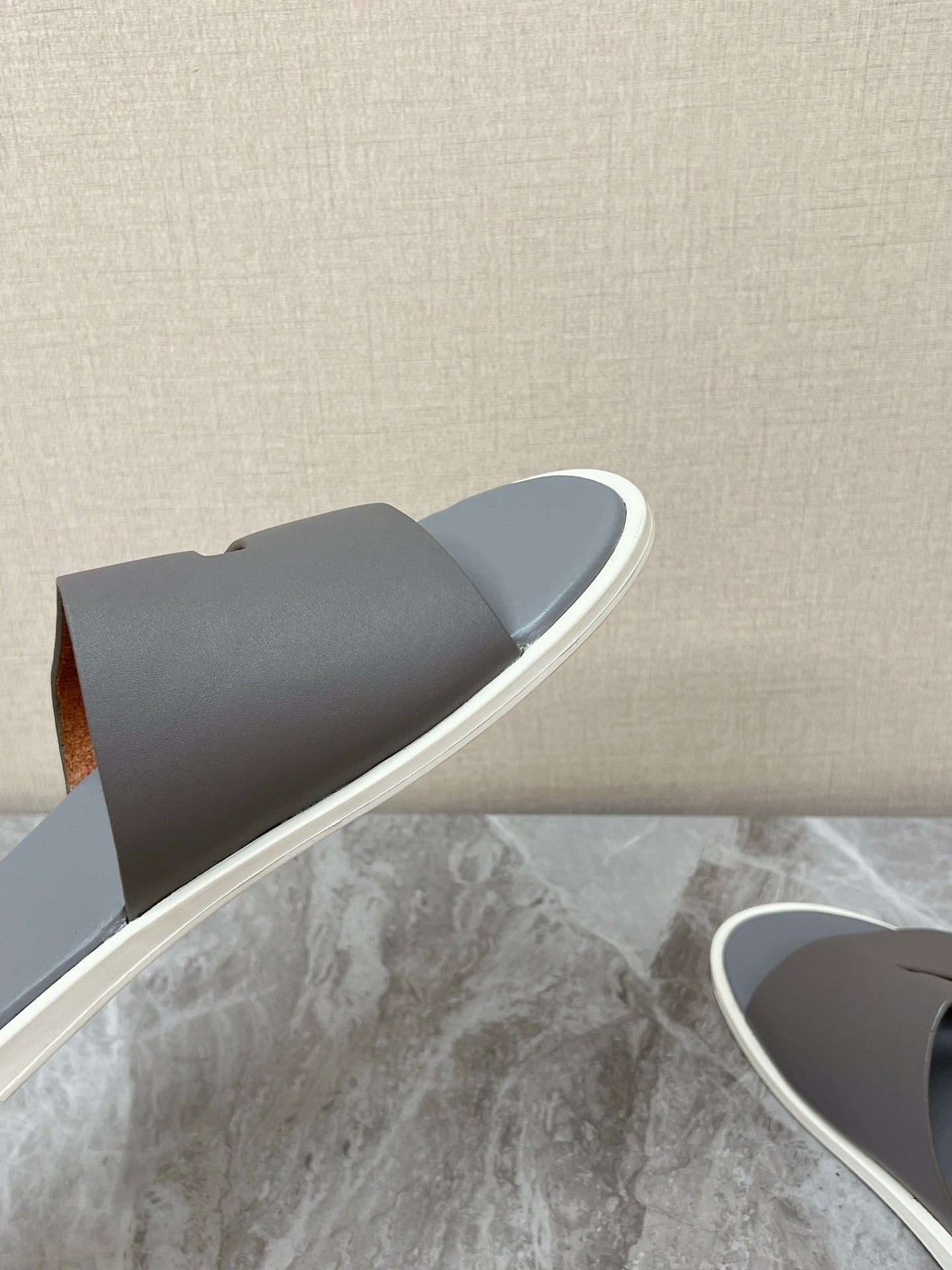 LP 26s Men’s Classic H-Cut Slides In Grey Calfskin