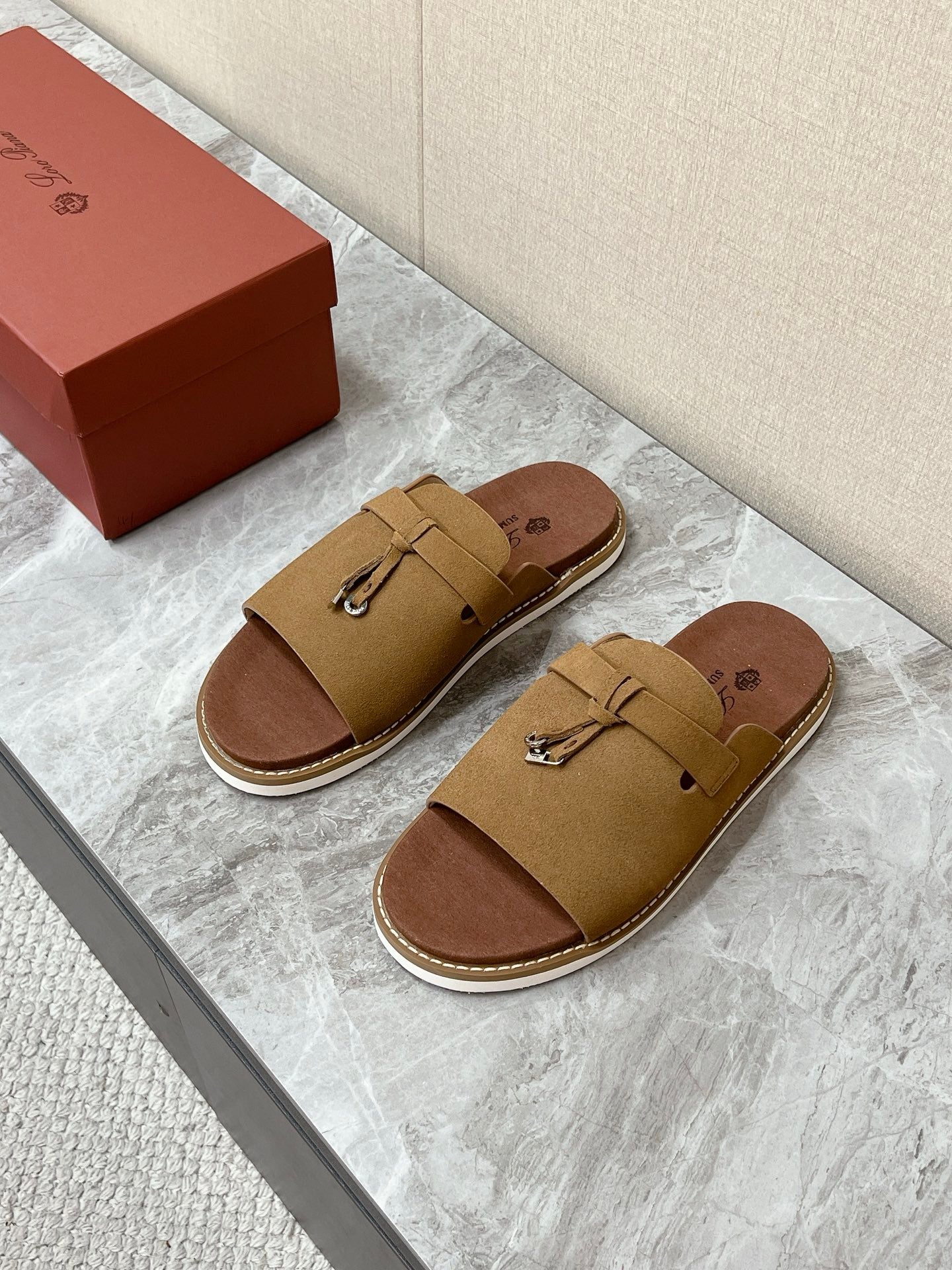 LP 26s Men’s Lock Charm Slides In Olive Brown Suede Silver Hardware