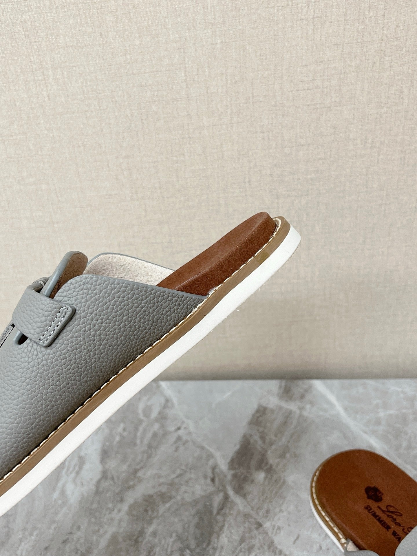 LP 26s Men’s Lock Charm Slides In Grey Calfskin Silver Hardware