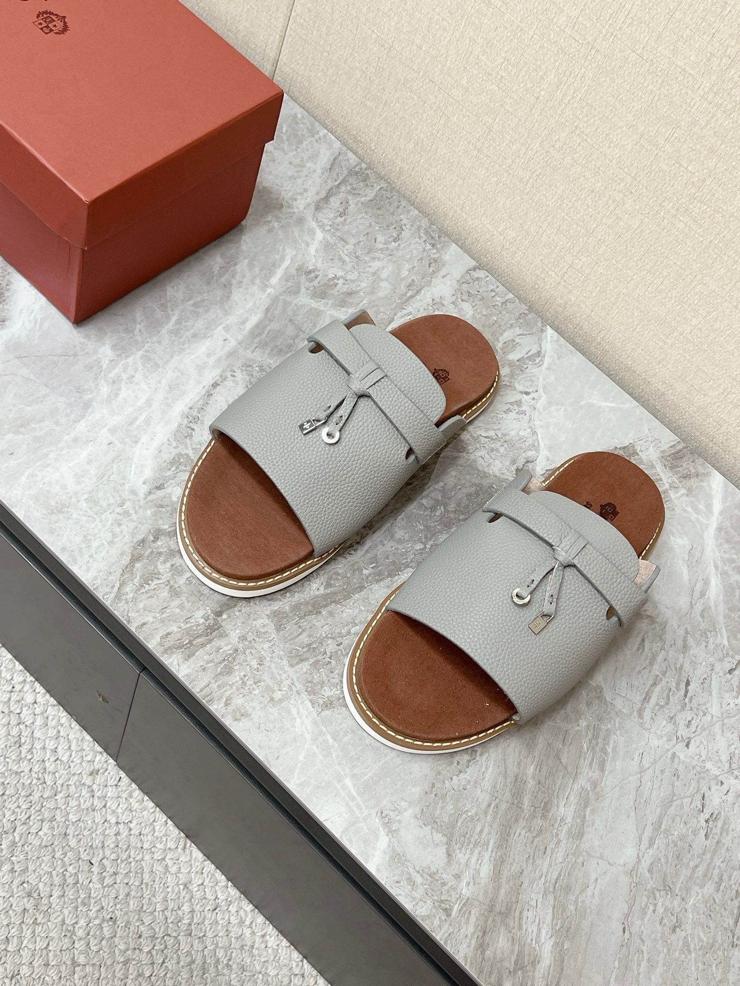 LP 26s Men’s Lock Charm Slides In Grey Calfskin Silver Hardware