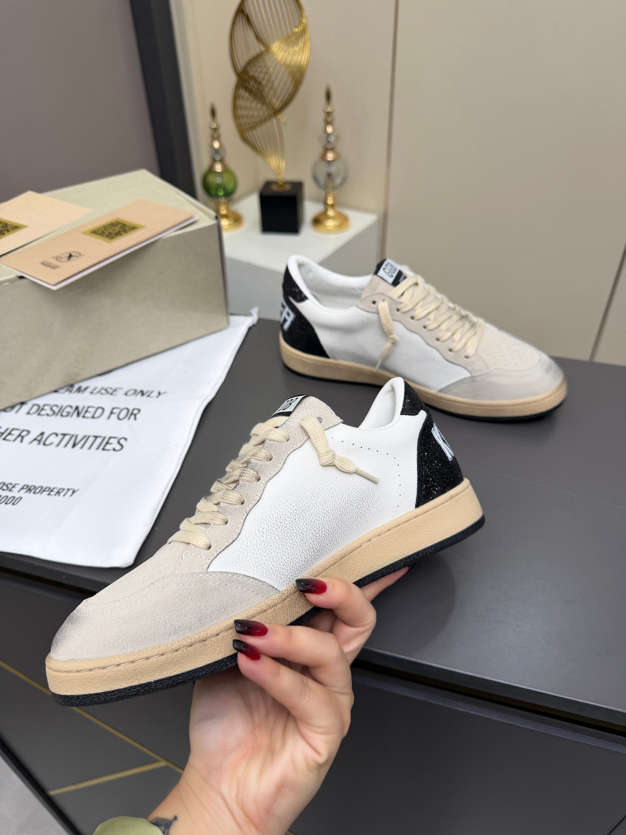 Golden Goose 26s Ball Star Sneakers White Black Glitter Leather 735904