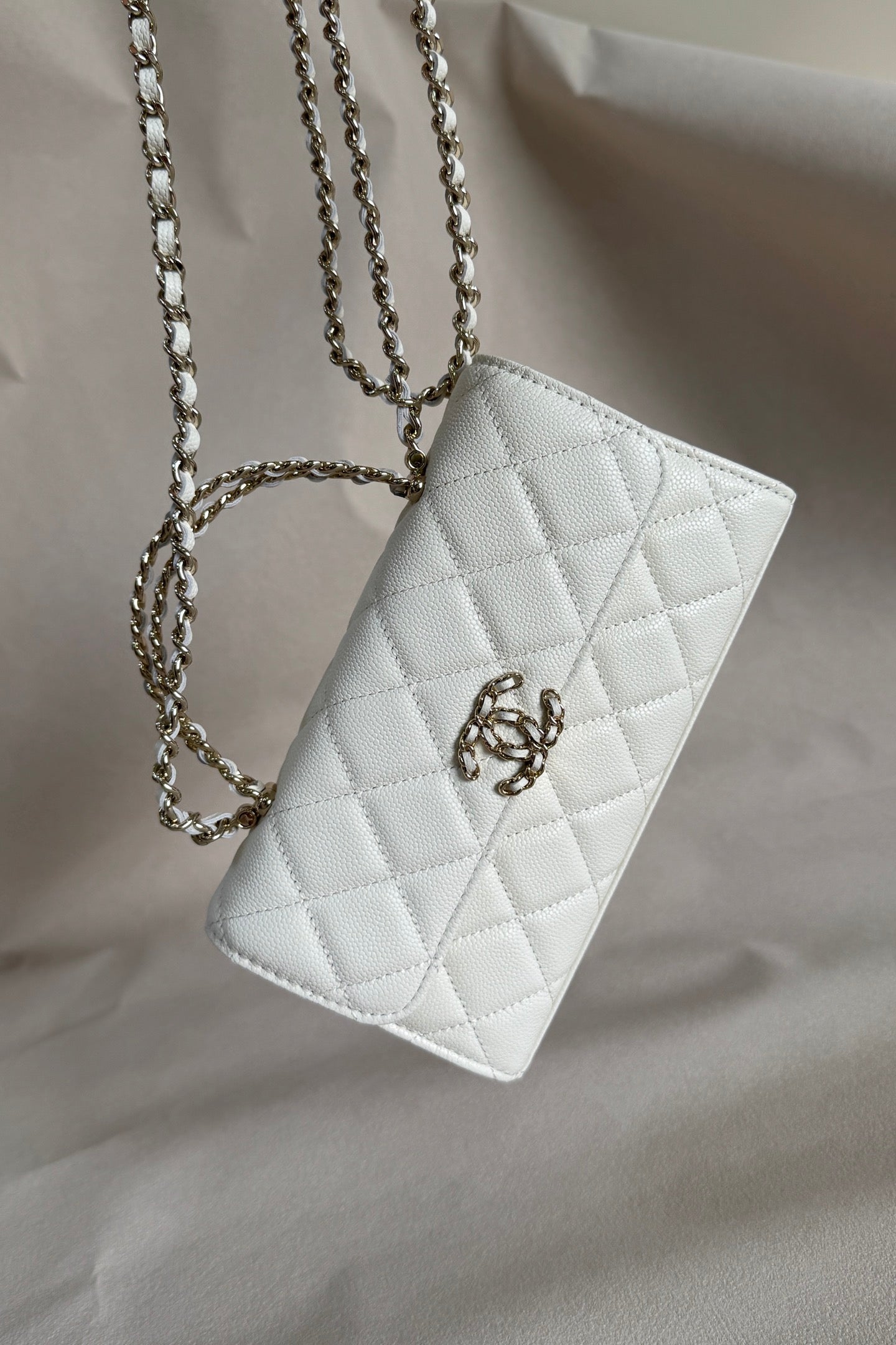 CC 23P Top Handle Kelly Clutch White Caviar Leather 282529