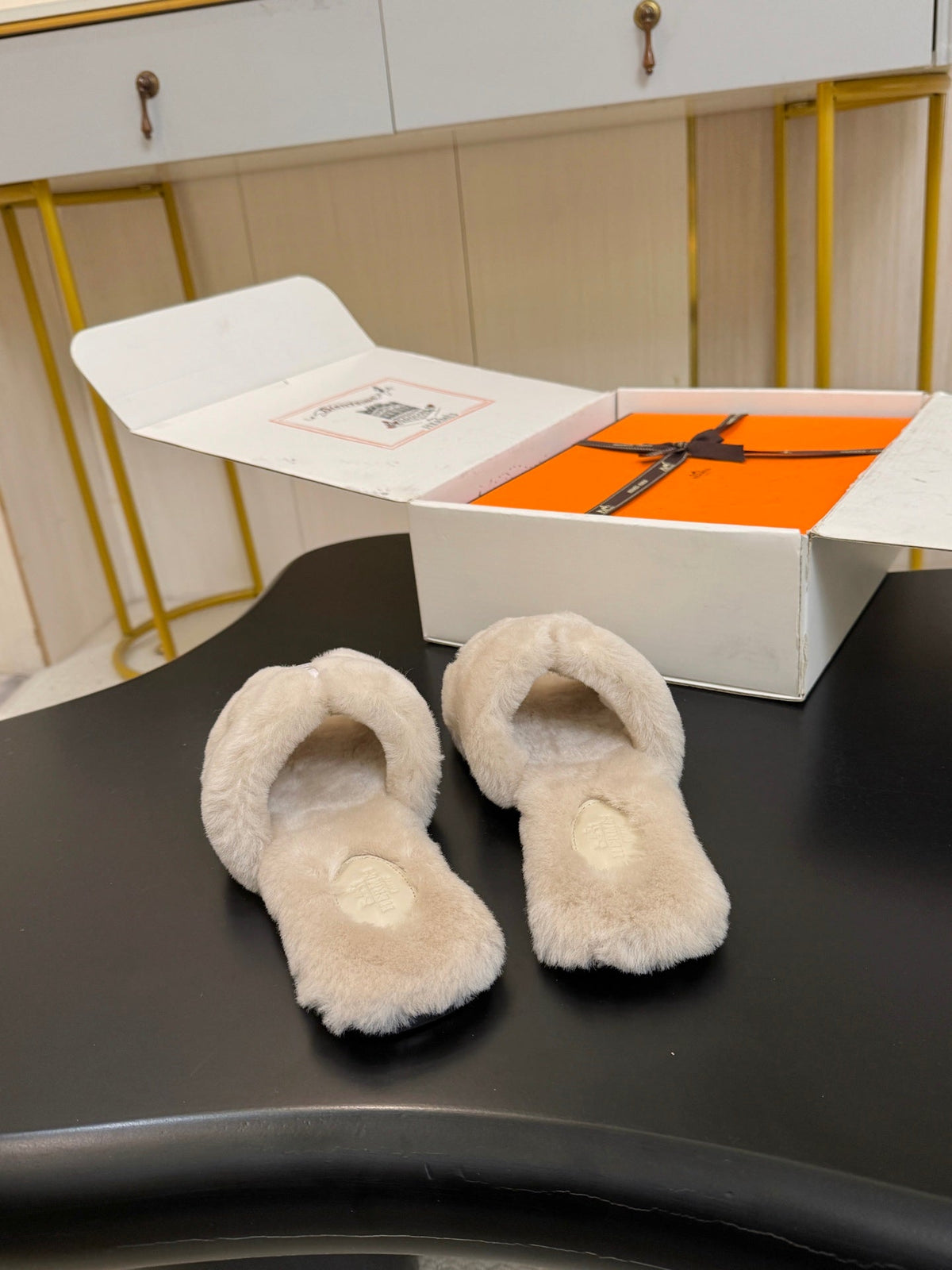 HM Oran Fluffy Slide Cream Shearling 200017