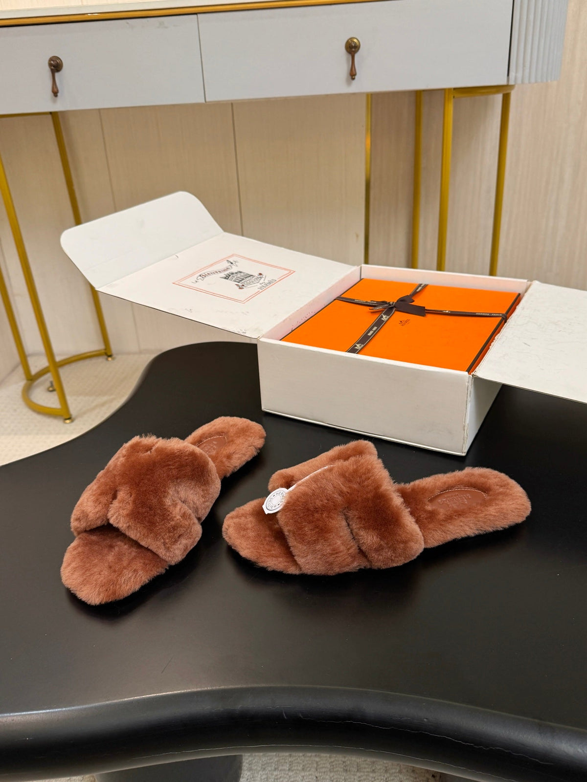HM Oran Fluffy Slide Brown Shearling 200023