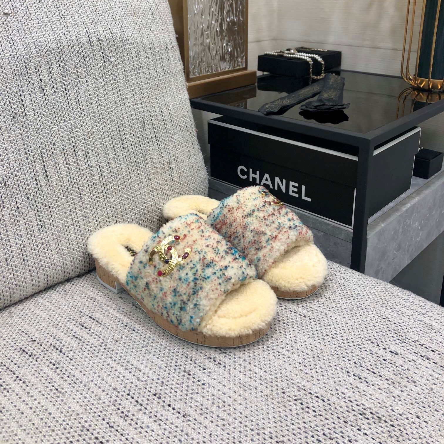 CC 26s Slippers Cream Mix Blue Red Fleece Wool 970118