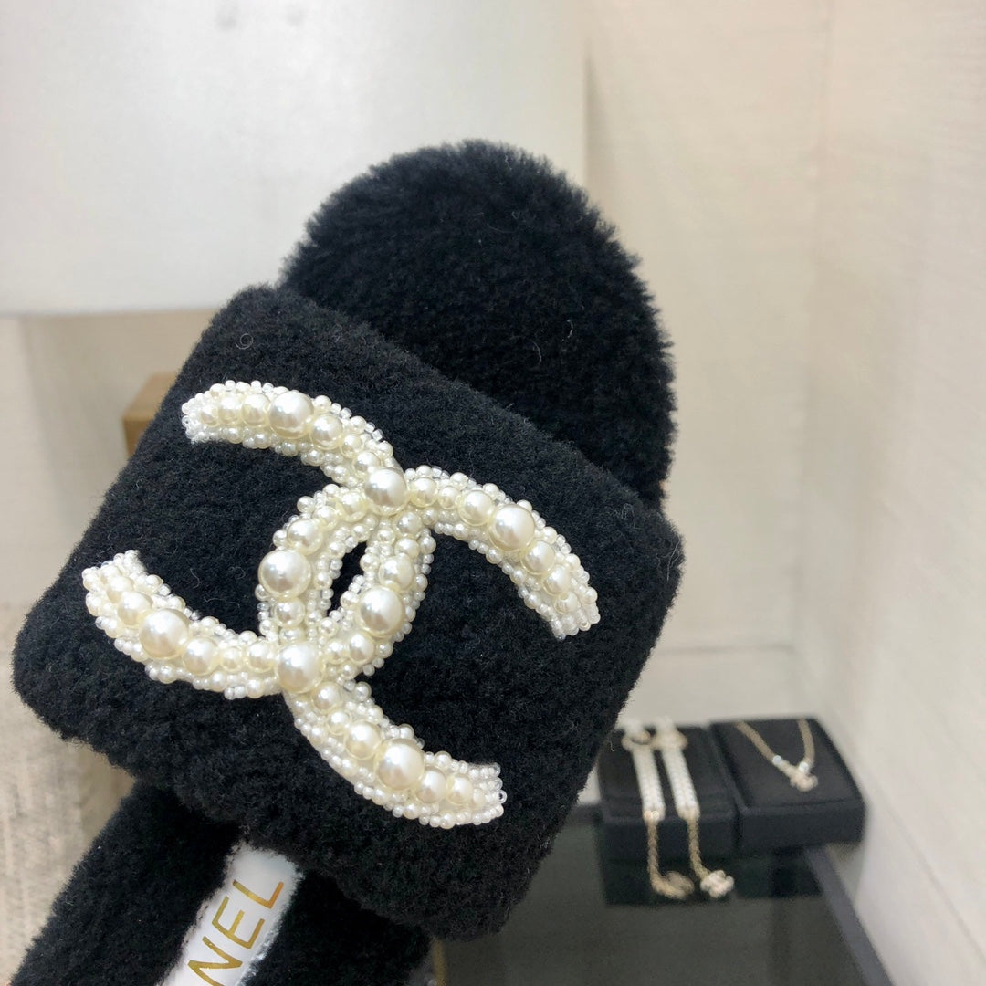 CC Pearl Plush Slides Black Wool 970128