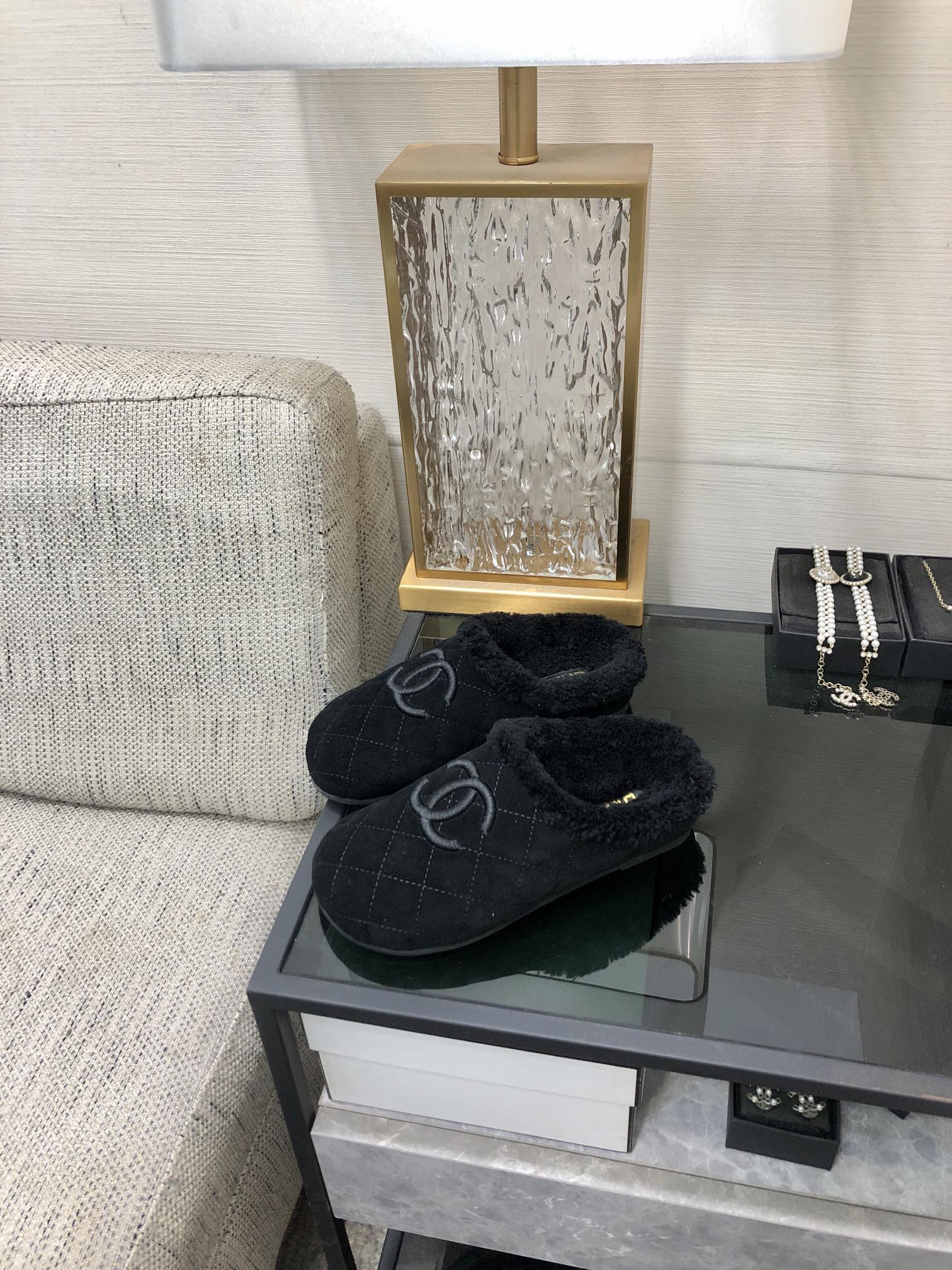 CC 26s Mules Black Quilted Suede Shearling 970153