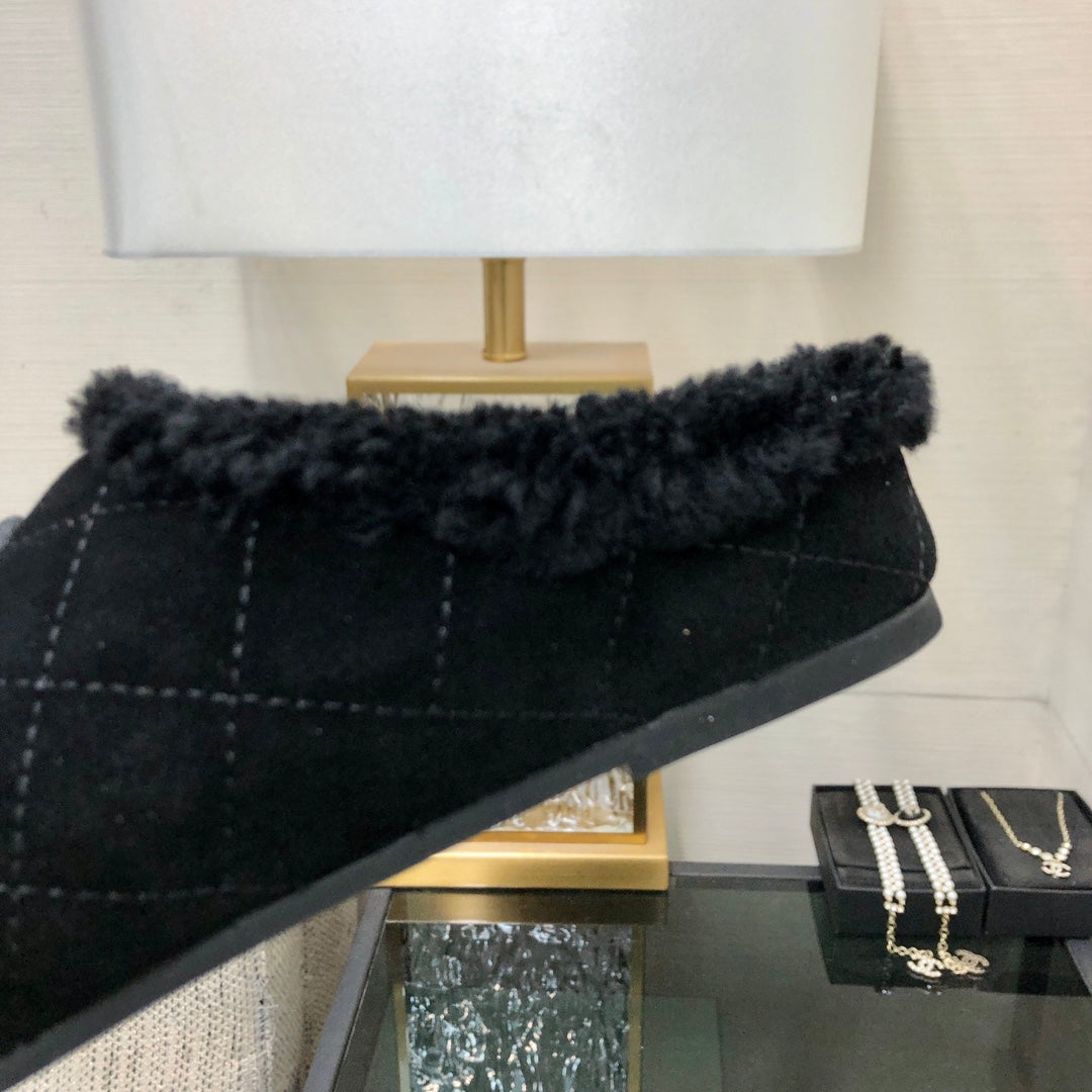 CC 26s Mules Black Quilted Suede Shearling 970153