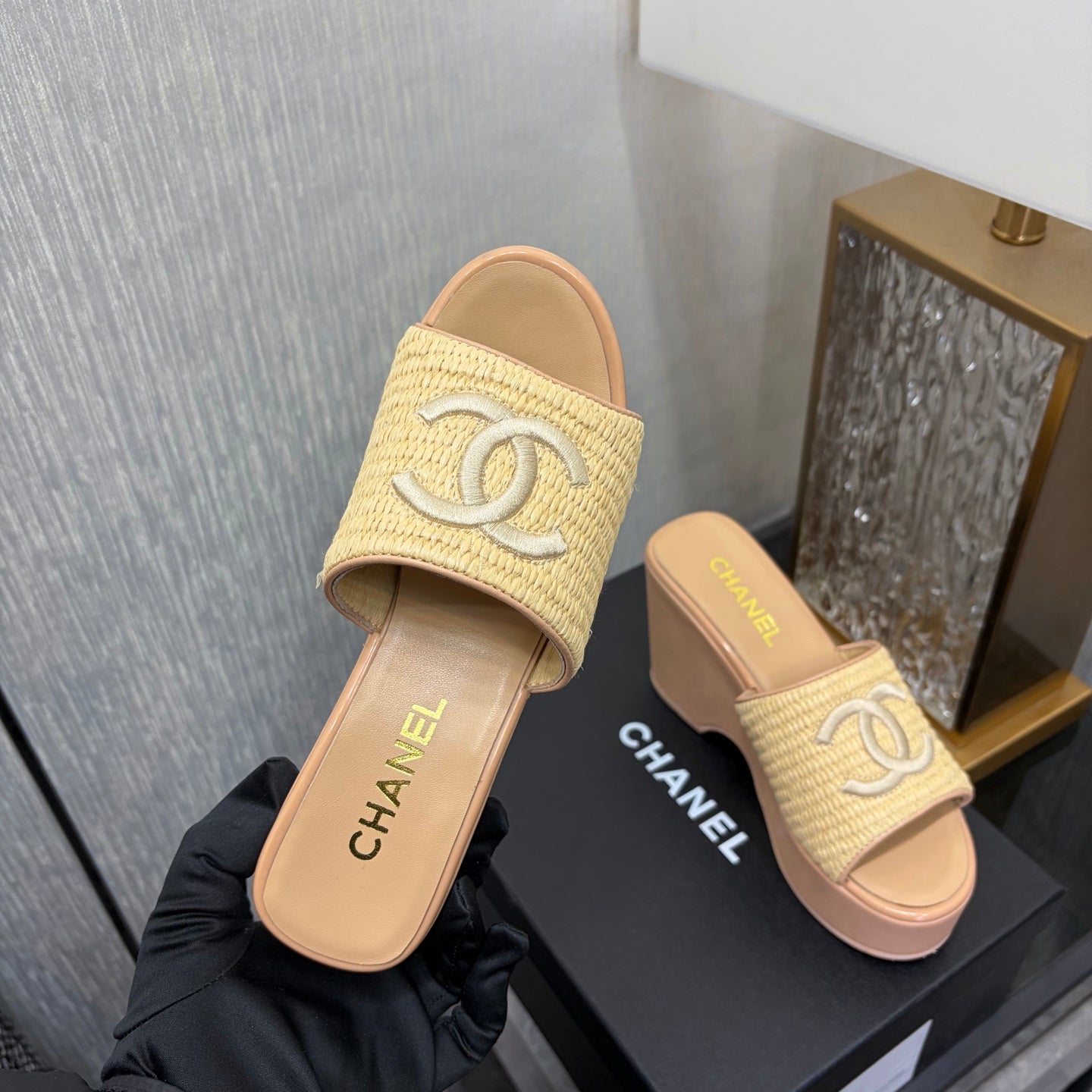 CC 26s Platform Slide Beige Raffia Sheepskin 688702