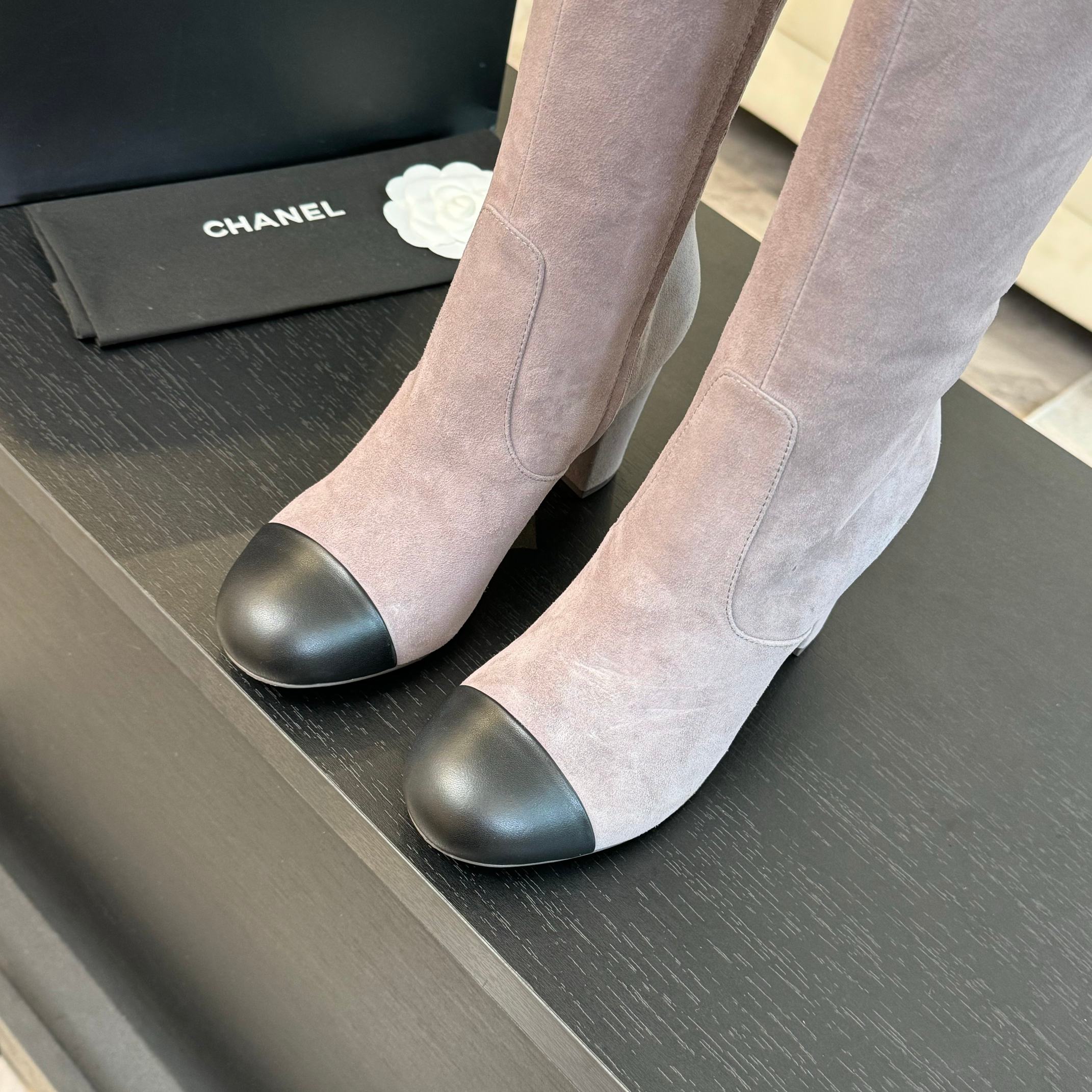 CC 26s Block Heel Long Boot 8cm Light Purple Black Suede Lambskin 957799