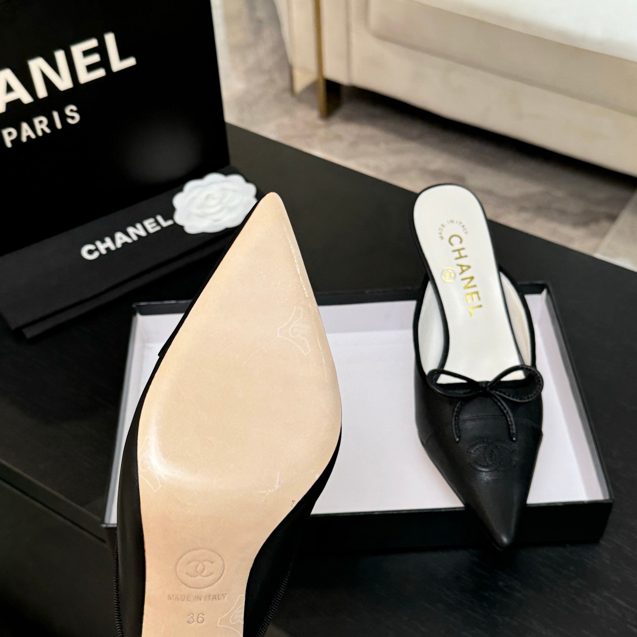 CC 26s Métiers d'Art Pointed-Toe Mule Black Sheepskin 700616
