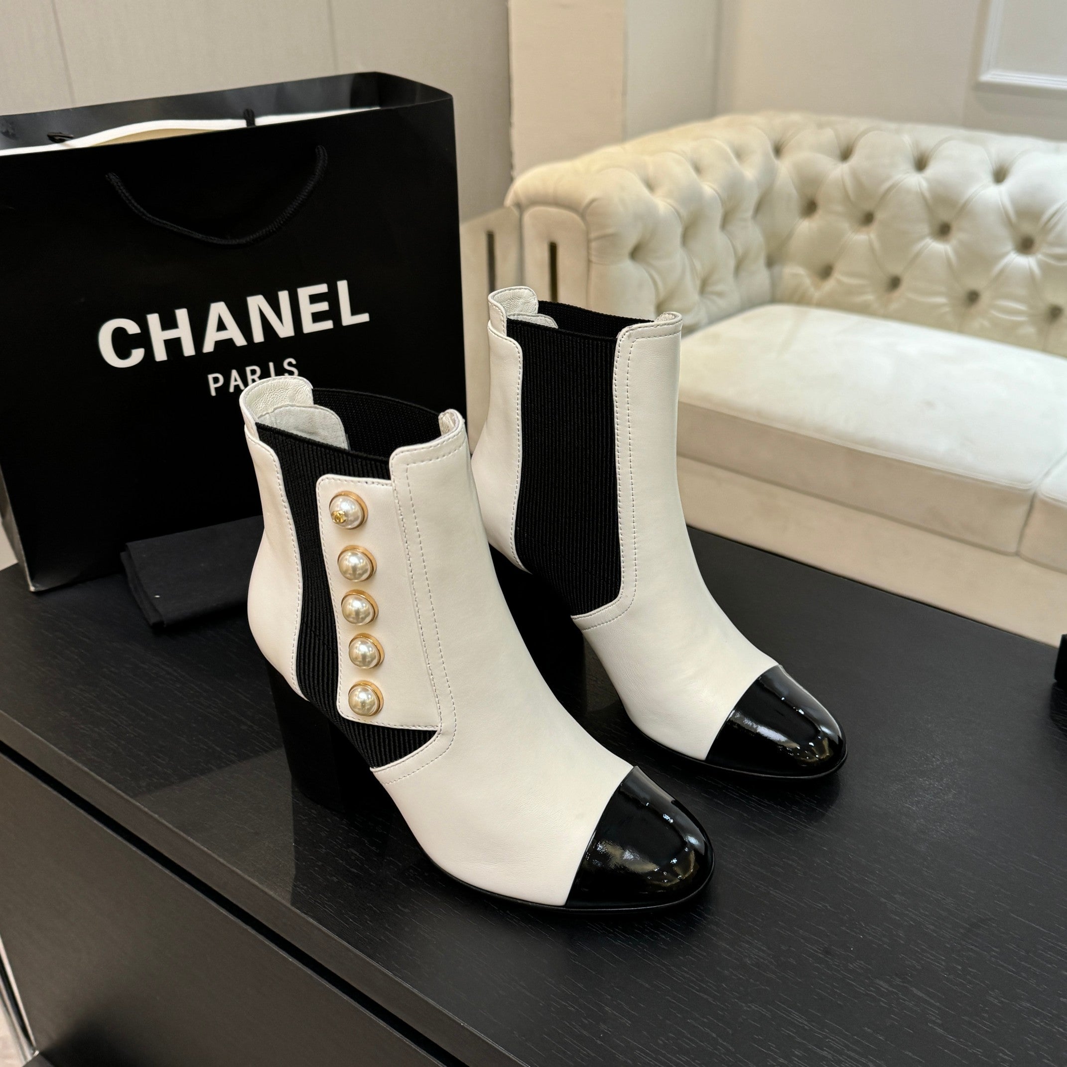 CC 25K FW Ankle Boots With Pearl 90mm White Sheepskin 528383