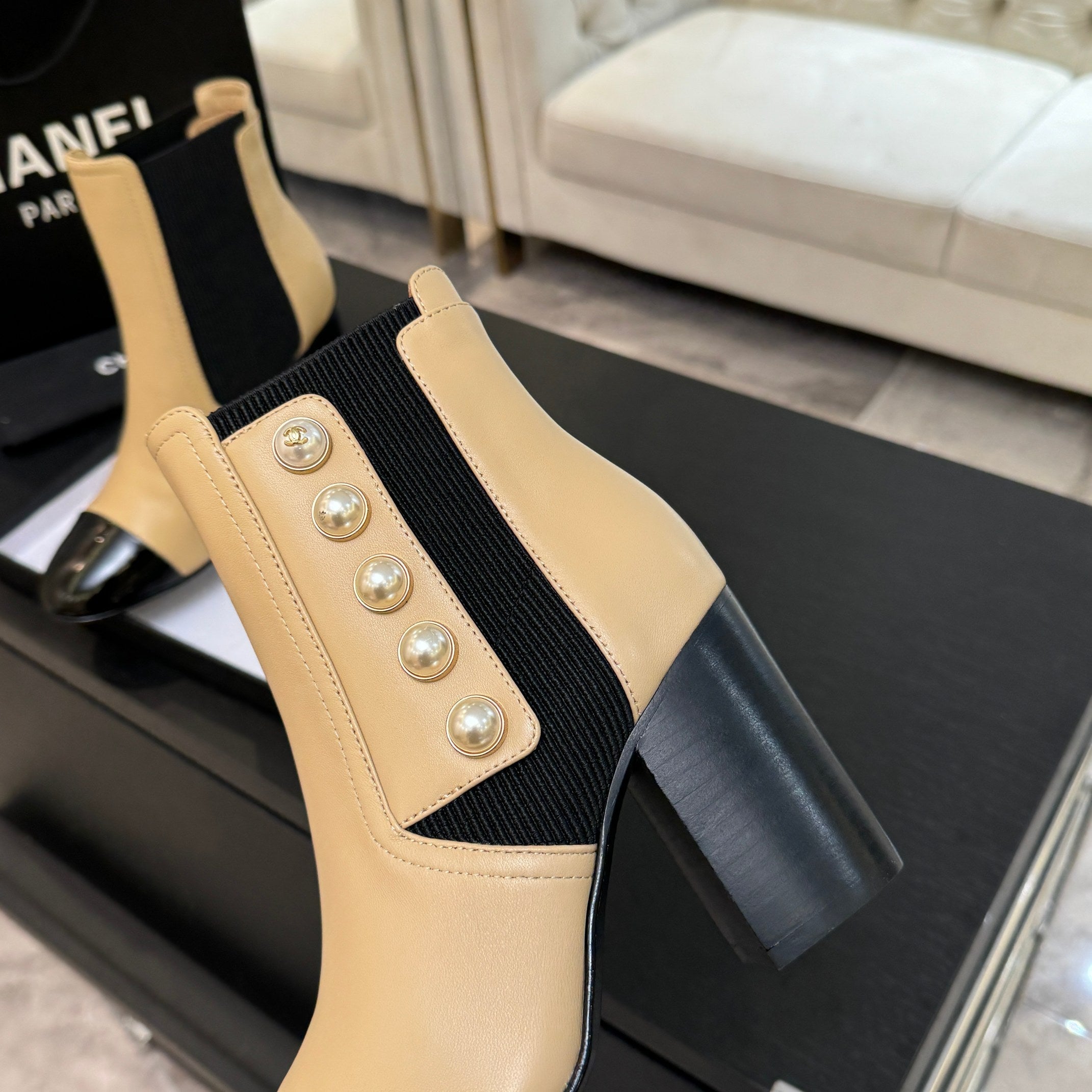 CC 25K FW Ankle Boots With Pearl 90mm Beige Sheepskin 528385