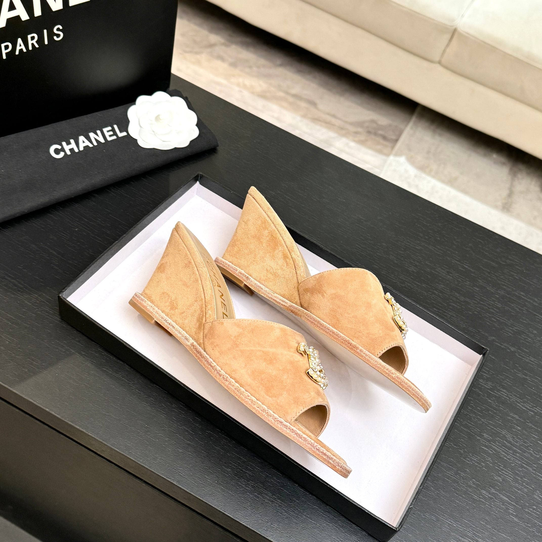 CC 26C Wedge Sandals Khahi Gold Suede 672976