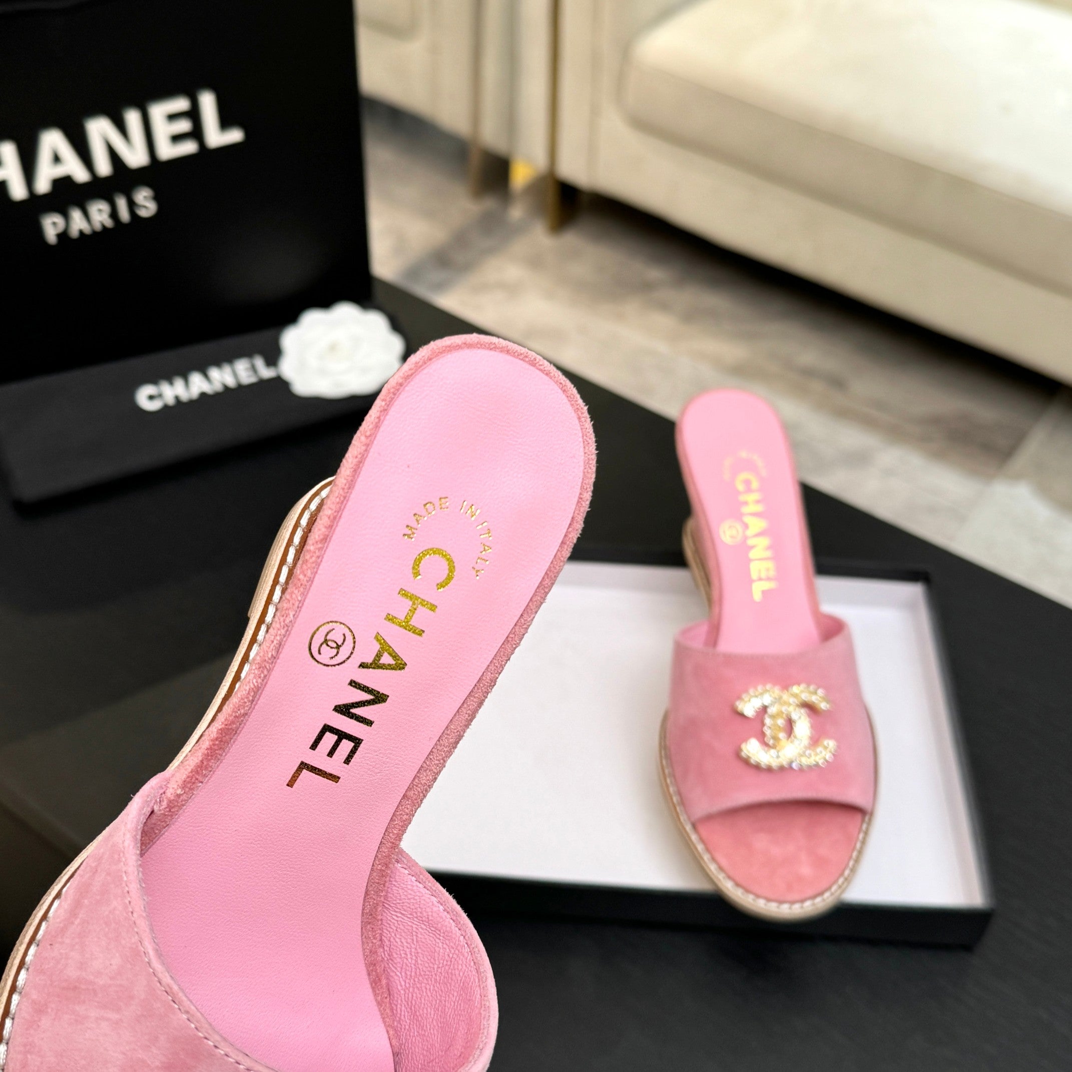 CC 26C Wedge Sandals Pink Gold Suede 672977