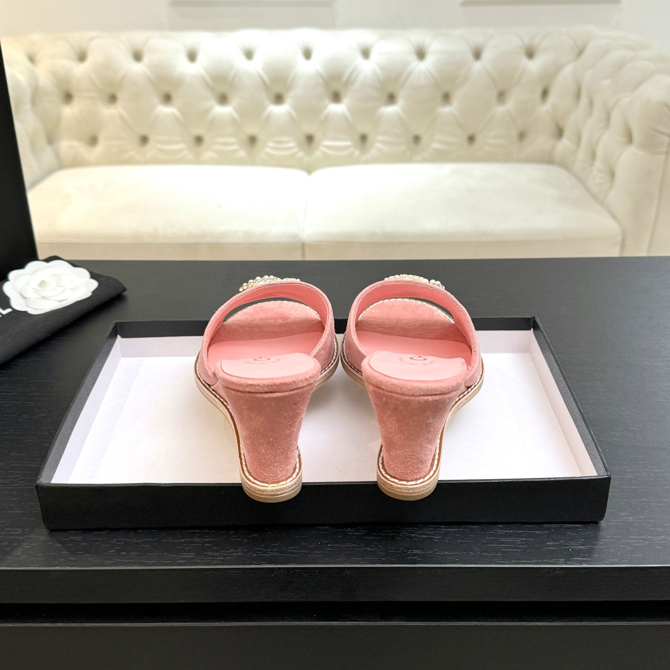 CC 26C Wedge Sandals Pink Gold Suede 672977