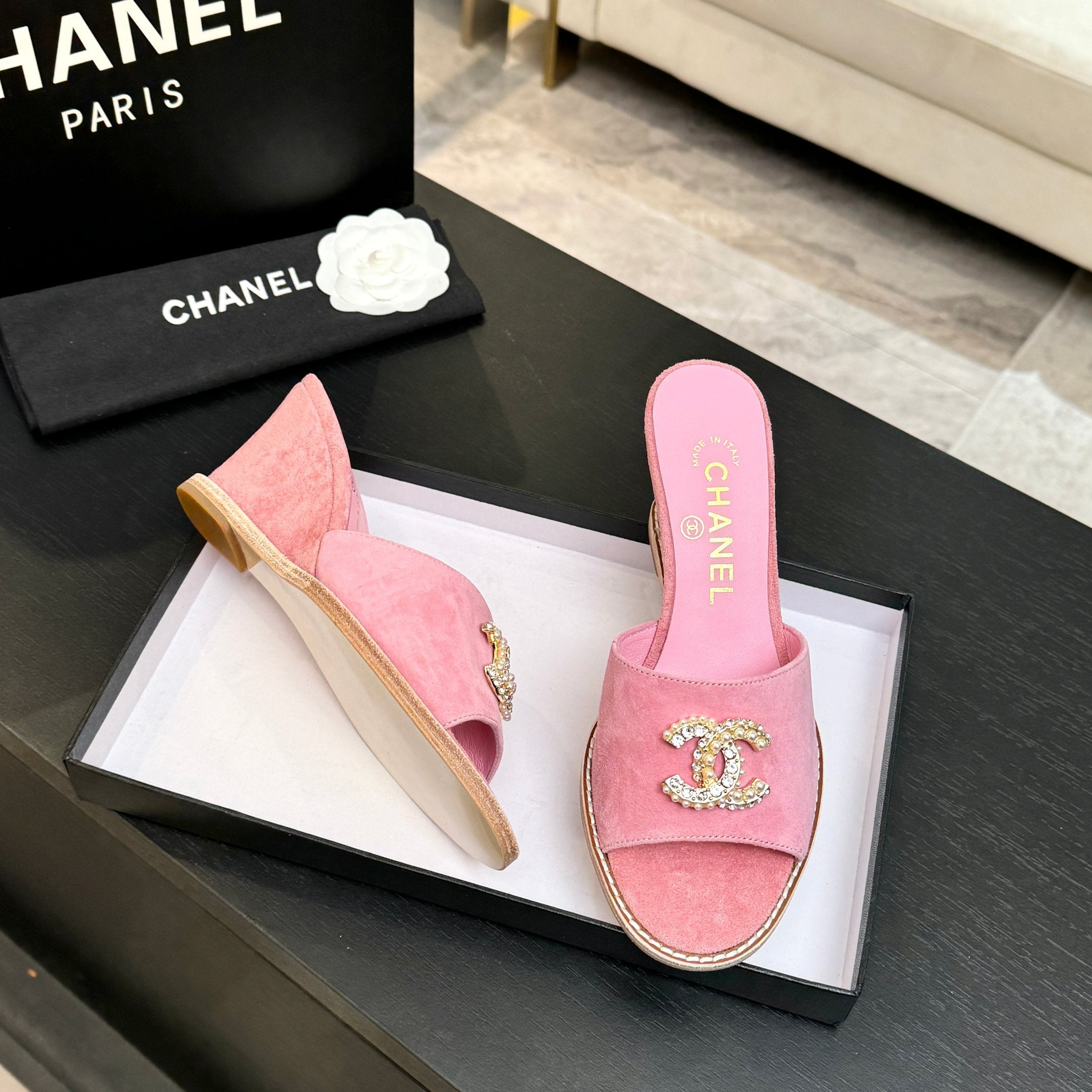 CC 26C Wedge Sandals Pink Gold Suede 672977