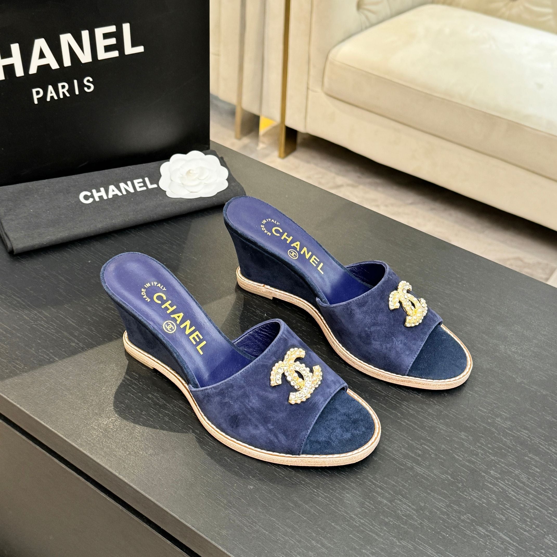 CC 26C Wedge Sandals Dark Blue Gold Suede 672978