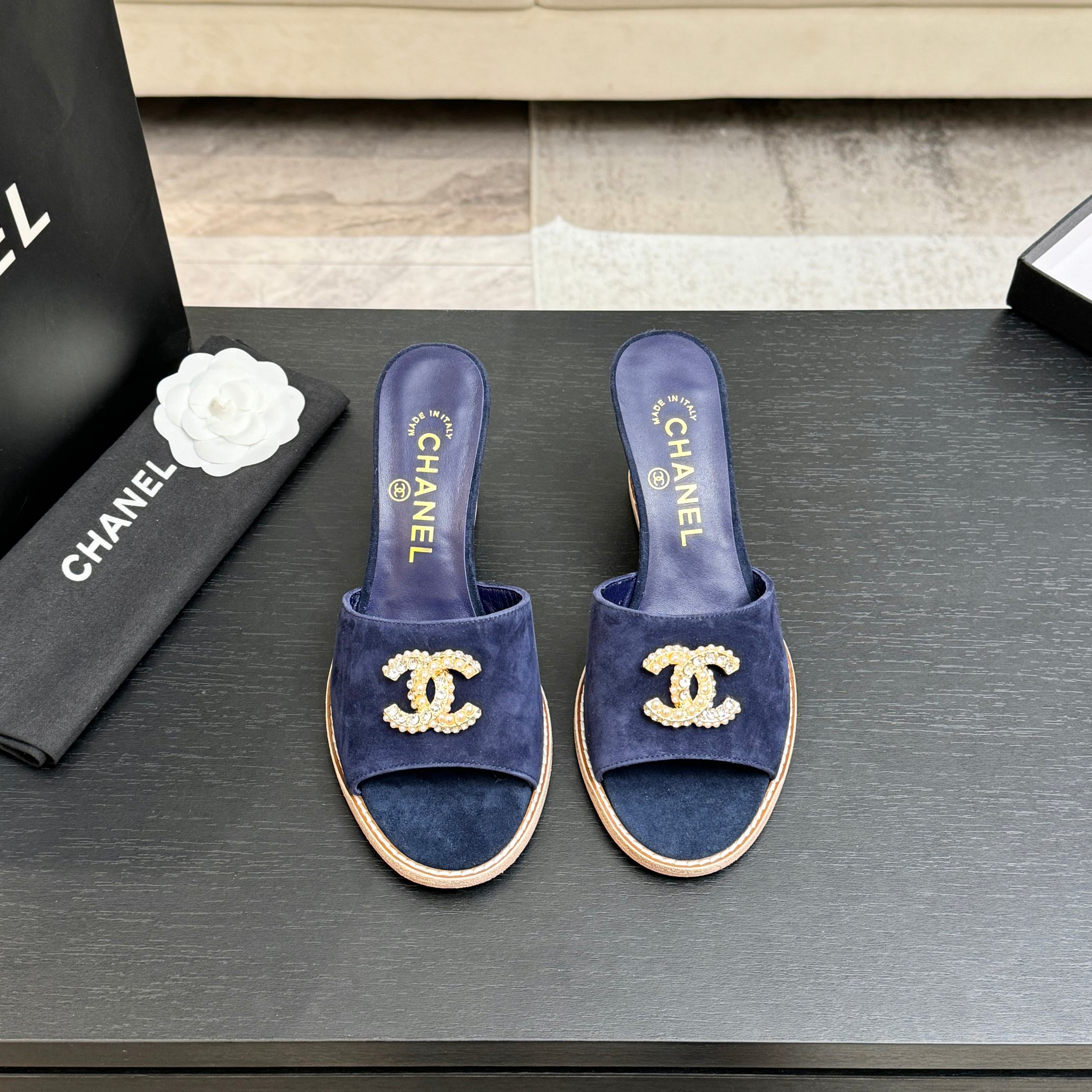 CC 26C Wedge Sandals Dark Blue Gold Suede 672978