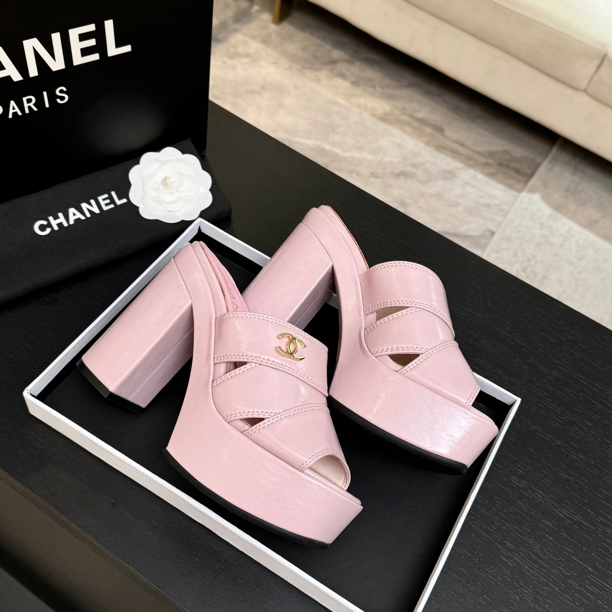 CC 26 Platform High-Heeled 12.5cm Light Pink Glossy Cowhide 673057