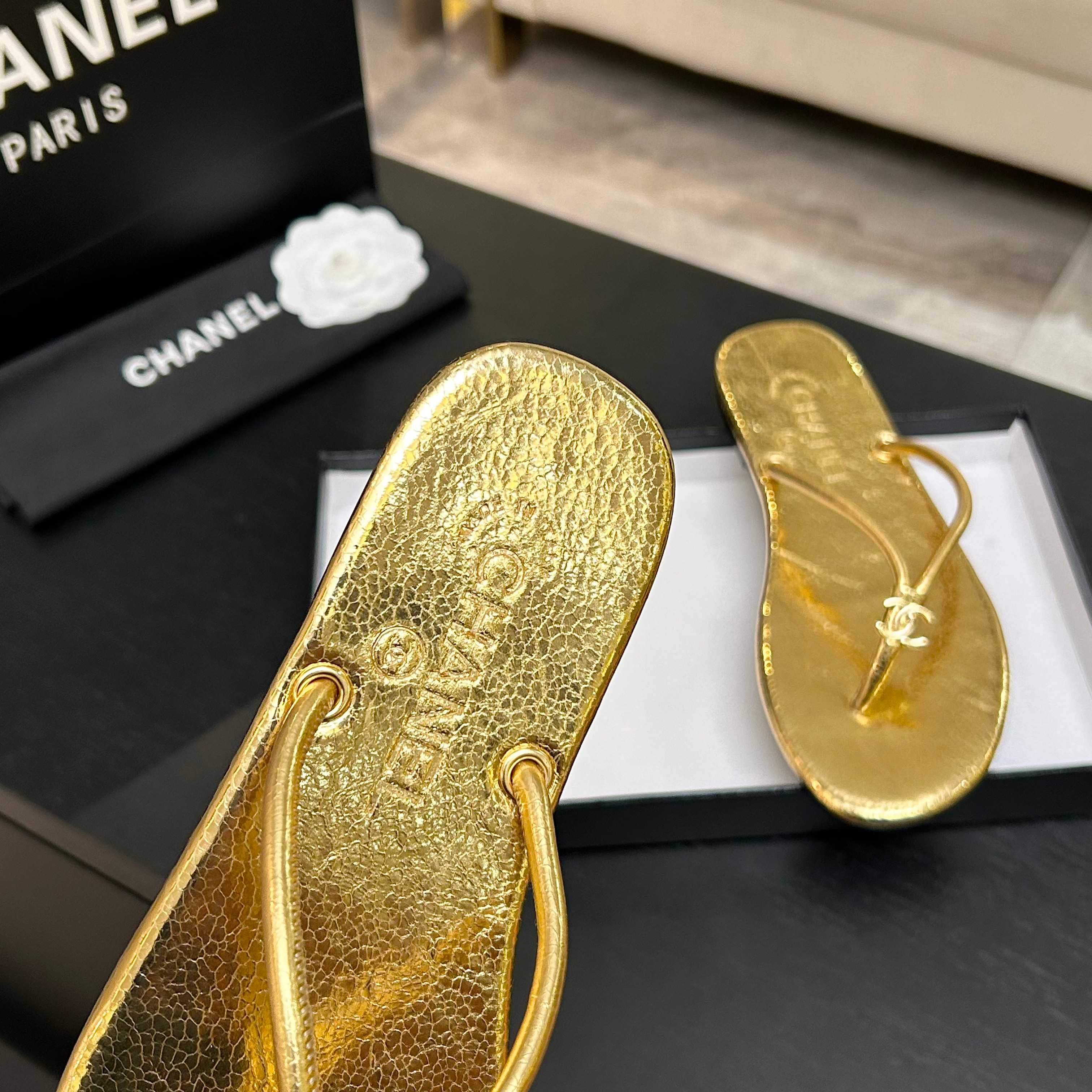 CC 2026 Thong Sandal Gold Metalic Calfskin