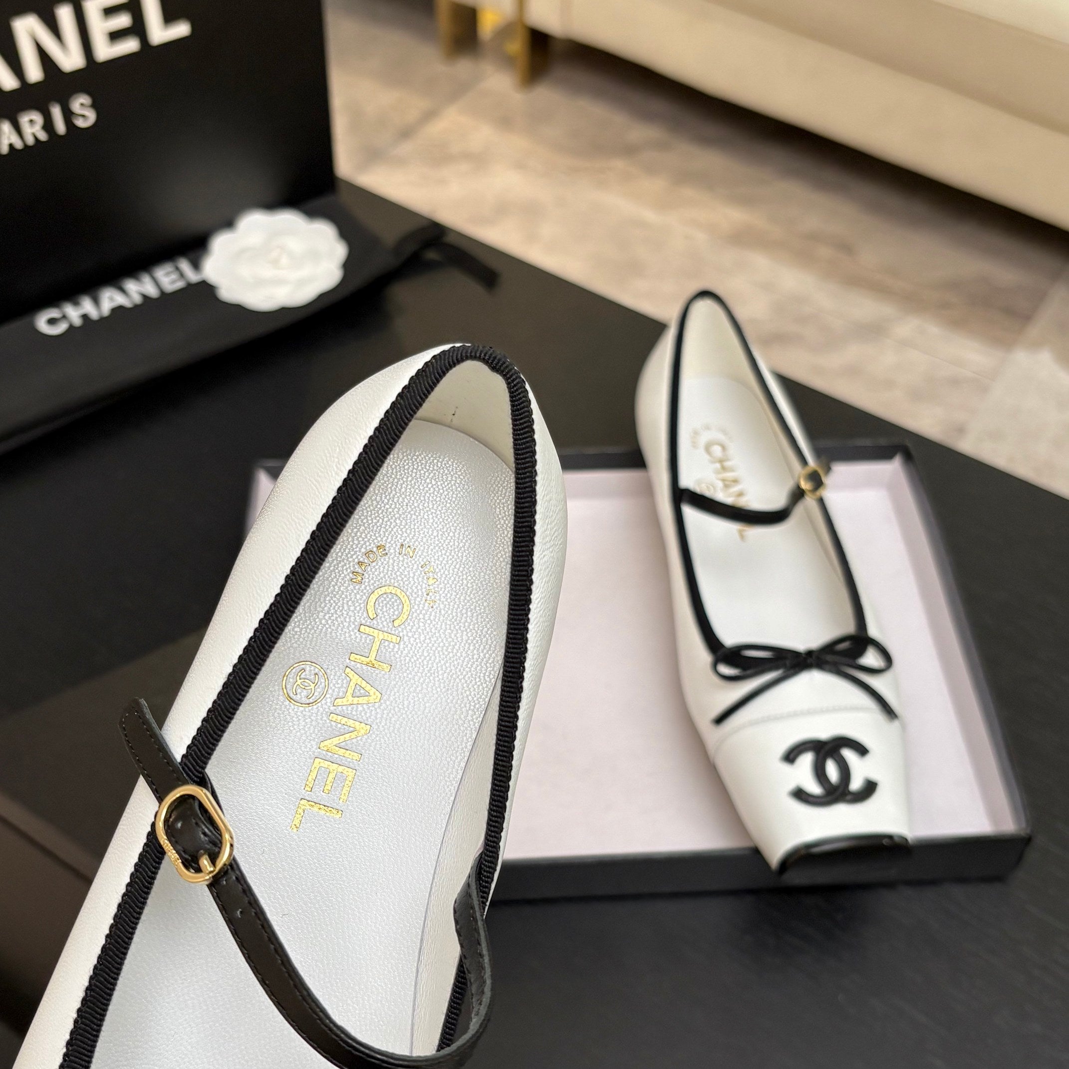 CC 26s Square Head Ballet Flat White Leather 847245
