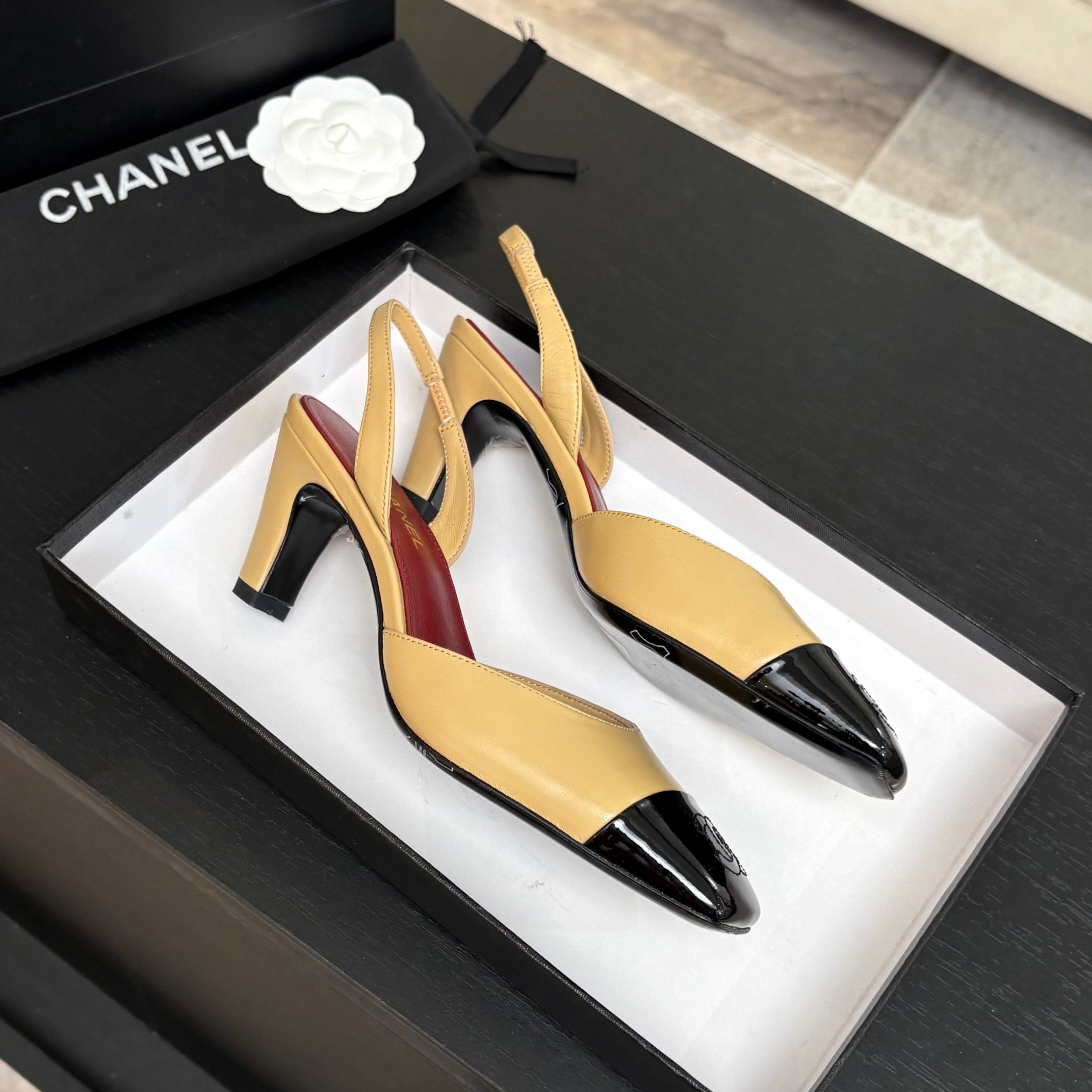 CC 26s Square Cap Toe Slingback 7cm Black Beige Lambskin Patent Leather 958027