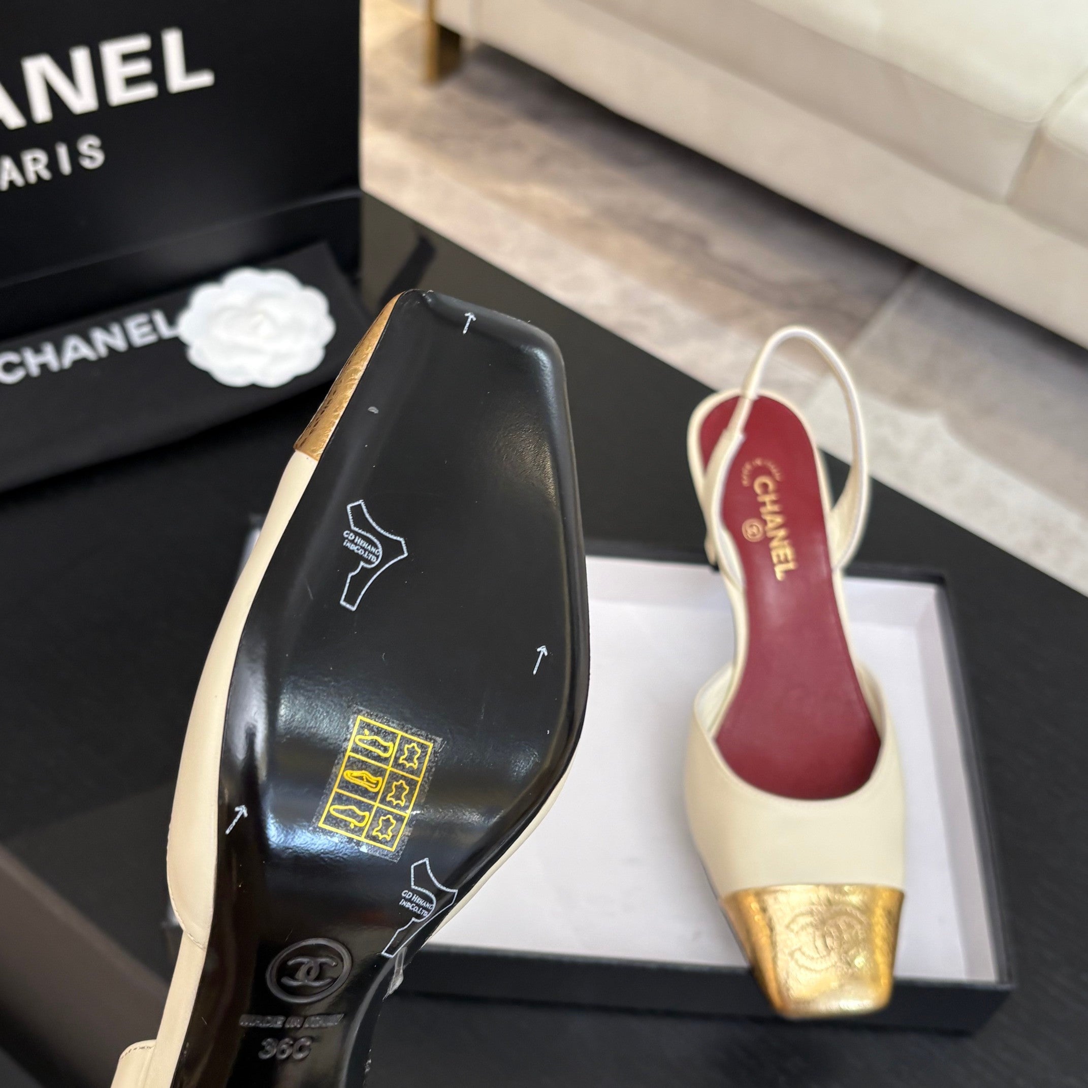 CC 26s Square Cap Toe Slingback 7cm Black Gold Lambskin 958029