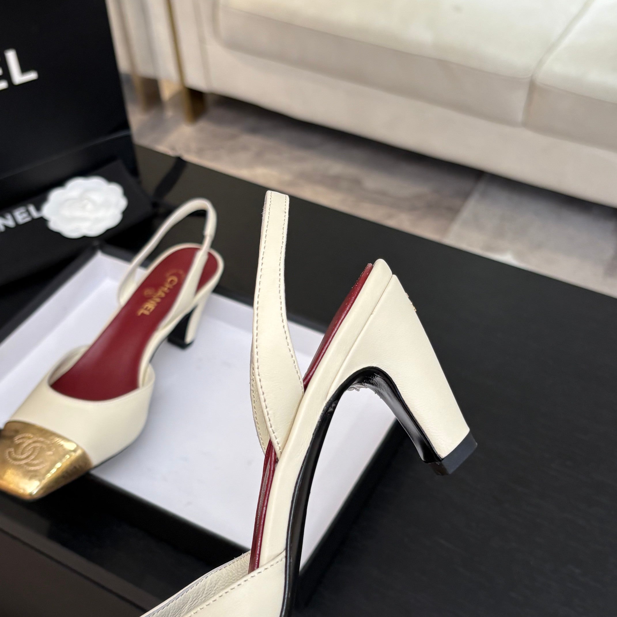 CC 26s Square Cap Toe Slingback 7cm Black Gold Lambskin 958029